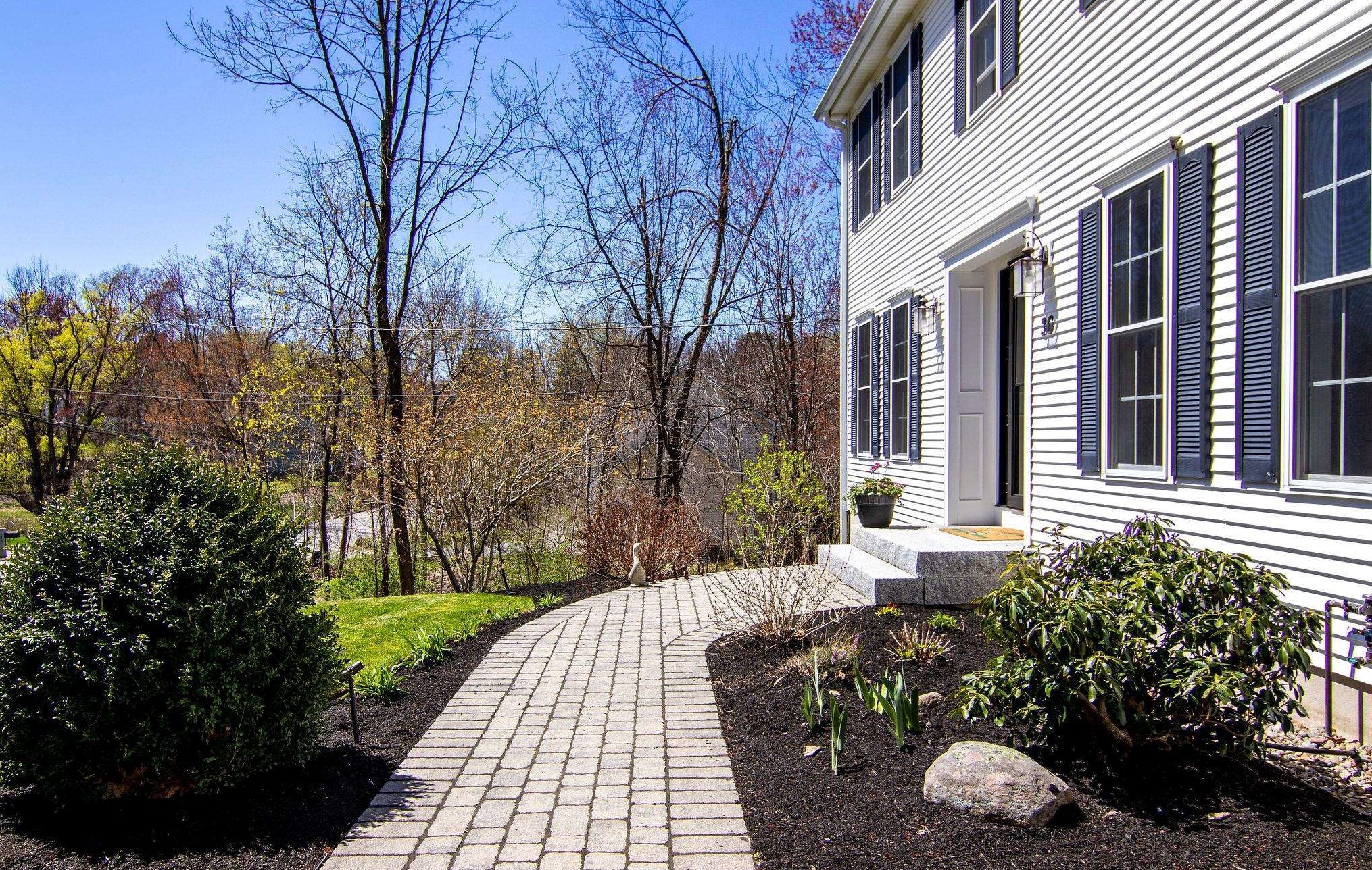 36 Browning Ave, Nashua, NH 03062