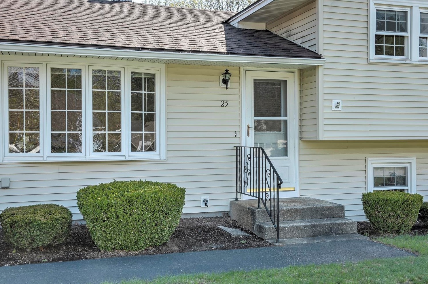 25 Hamden Dr, Keene, NH 03431