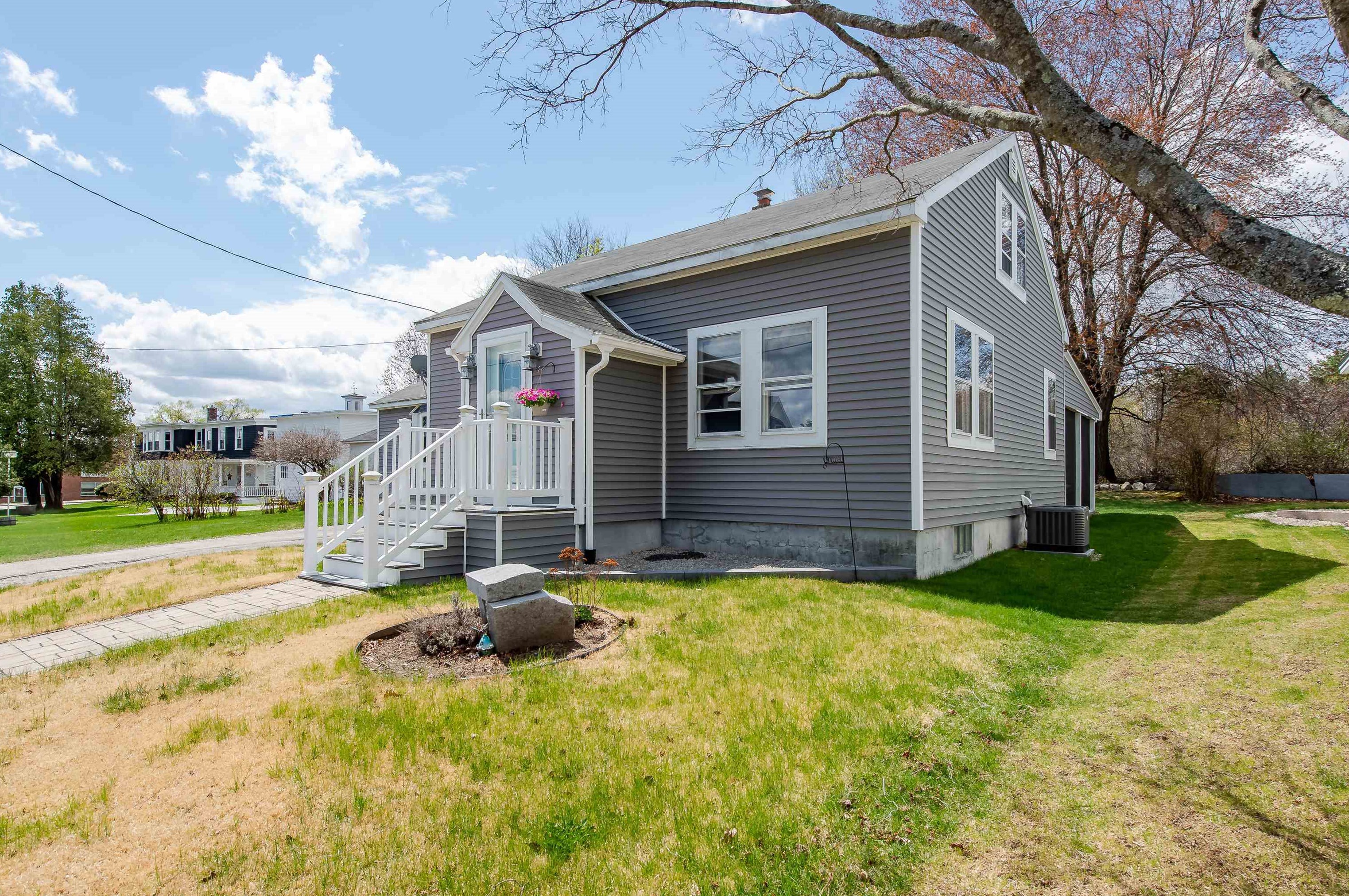 48 Foch St, Manchester, NH 03104