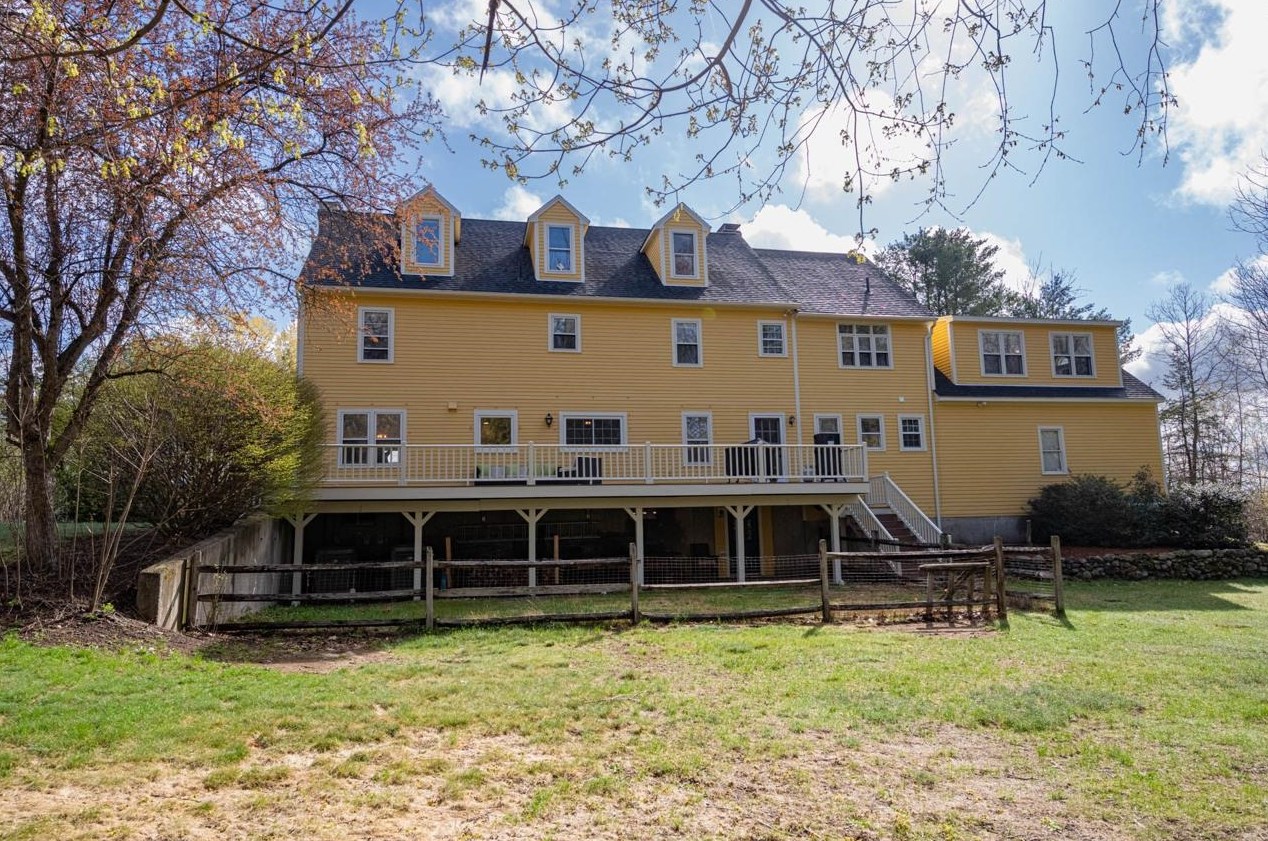 65 Kendall Hill Rd, Mount Vernon, NH 03057