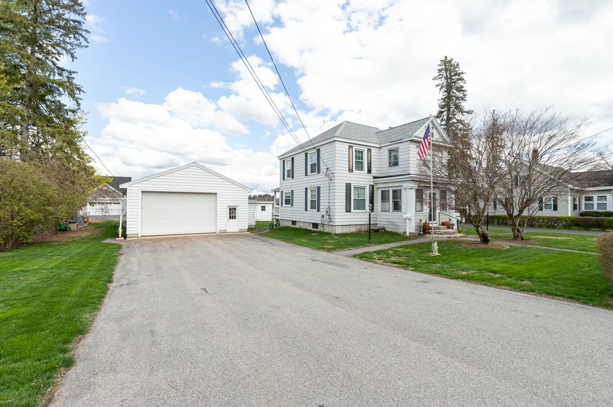 25 Pleasant St, Salem, NH 03079