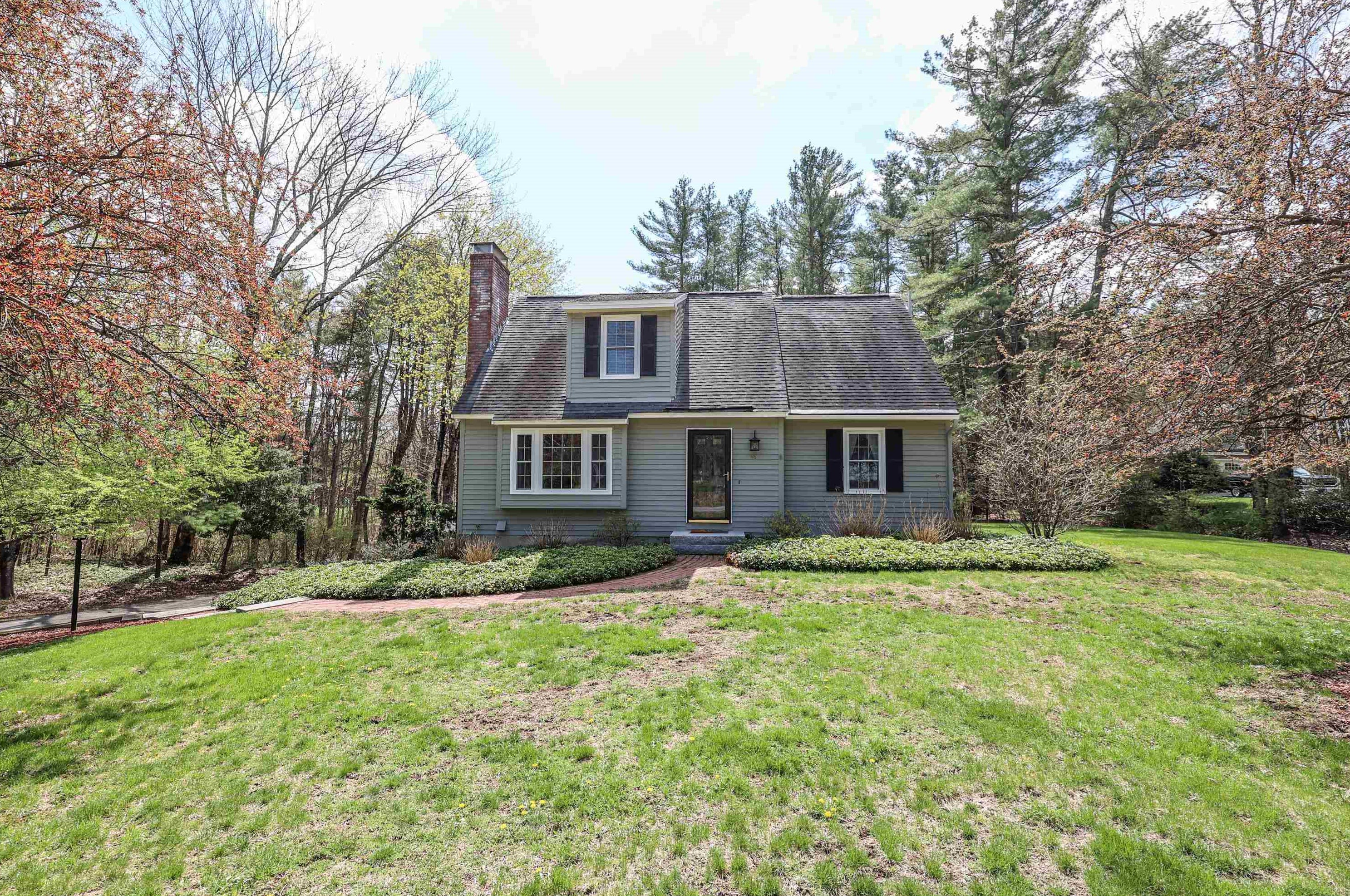 98 Beals Rd, Manchester, NH 03110-5002