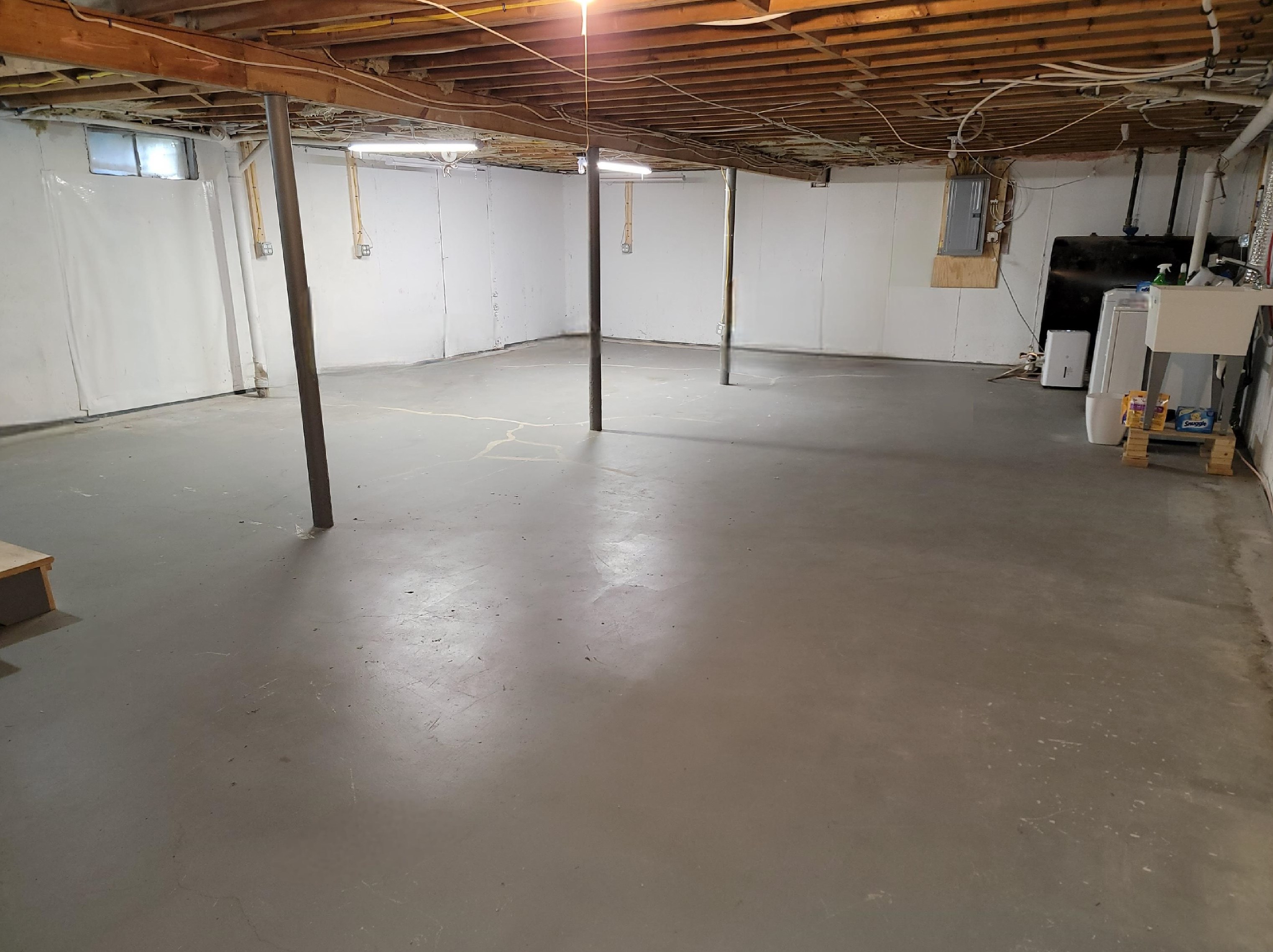 9 Pleasant View Dr, Manchester NH  03106-1635 exterior