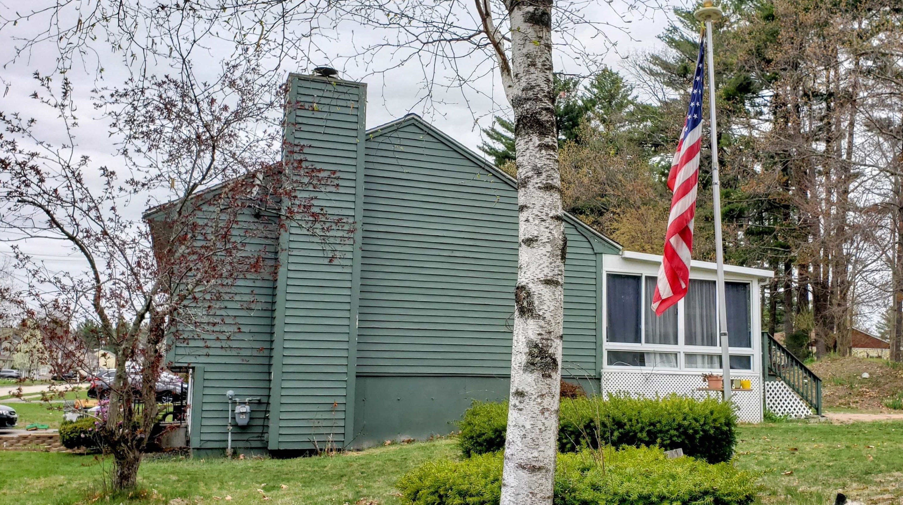 4 Heidi Ln, Nashua, NH 03062