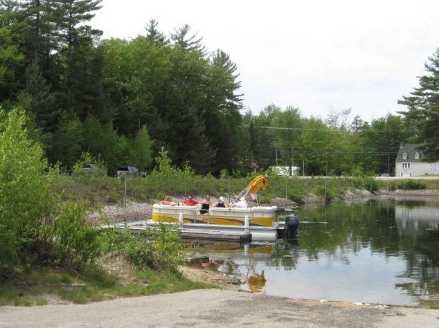 32 Barrington Cir, Ctr Ossipee NH  03814-7103 exterior