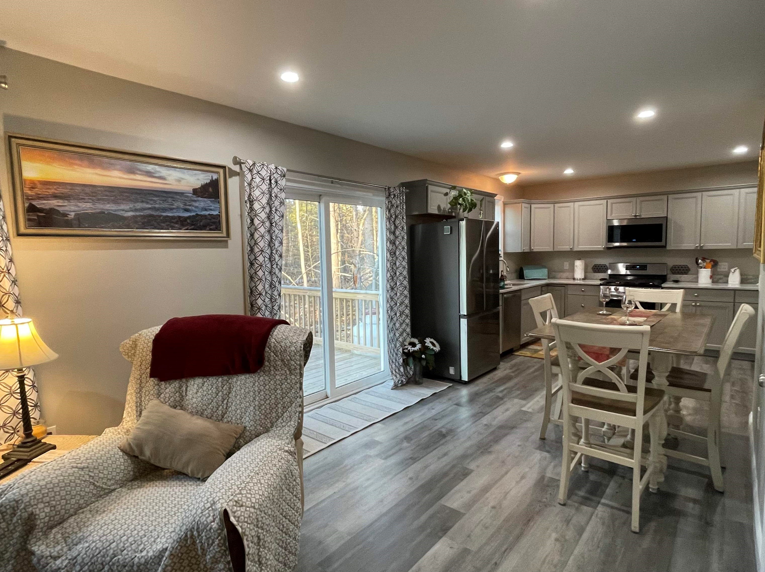 32 Barrington Cir, Ctr Ossipee NH  03814-7103 exterior