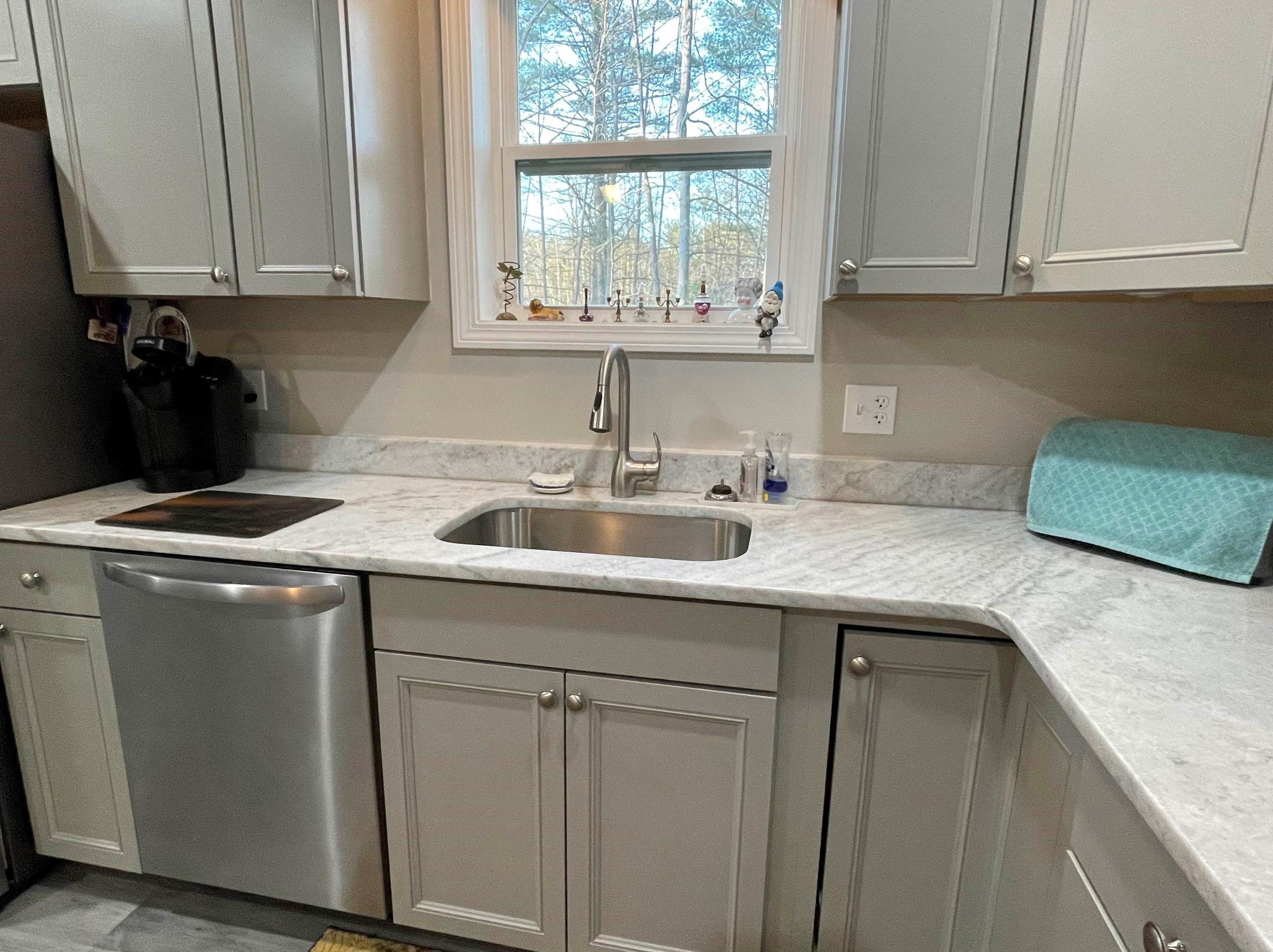 32 Barrington Cir, Ctr Ossipee NH  03814-7103 exterior