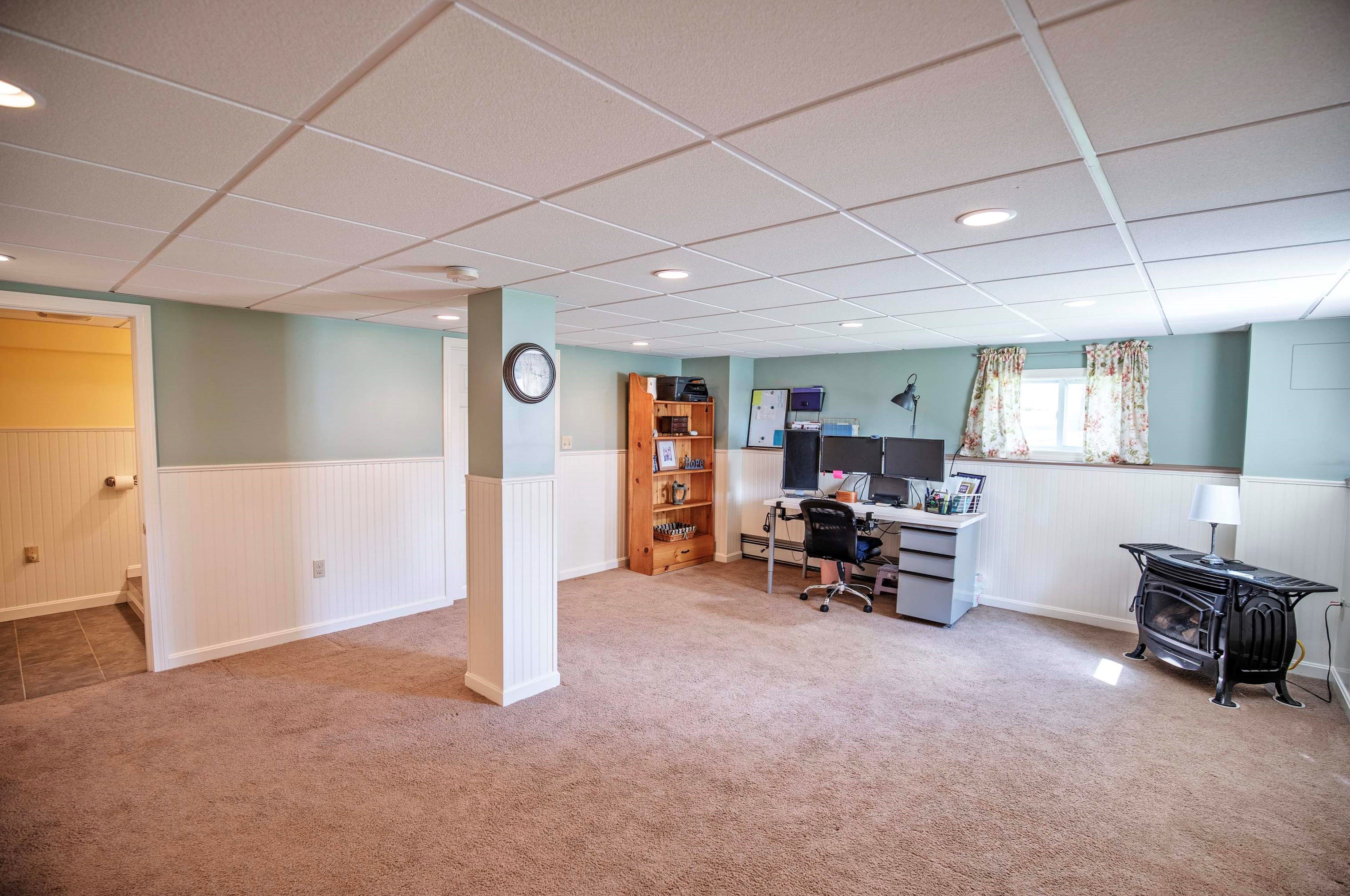 1630 Lake Shore Rd, Manchester NH  03109-5711 exterior