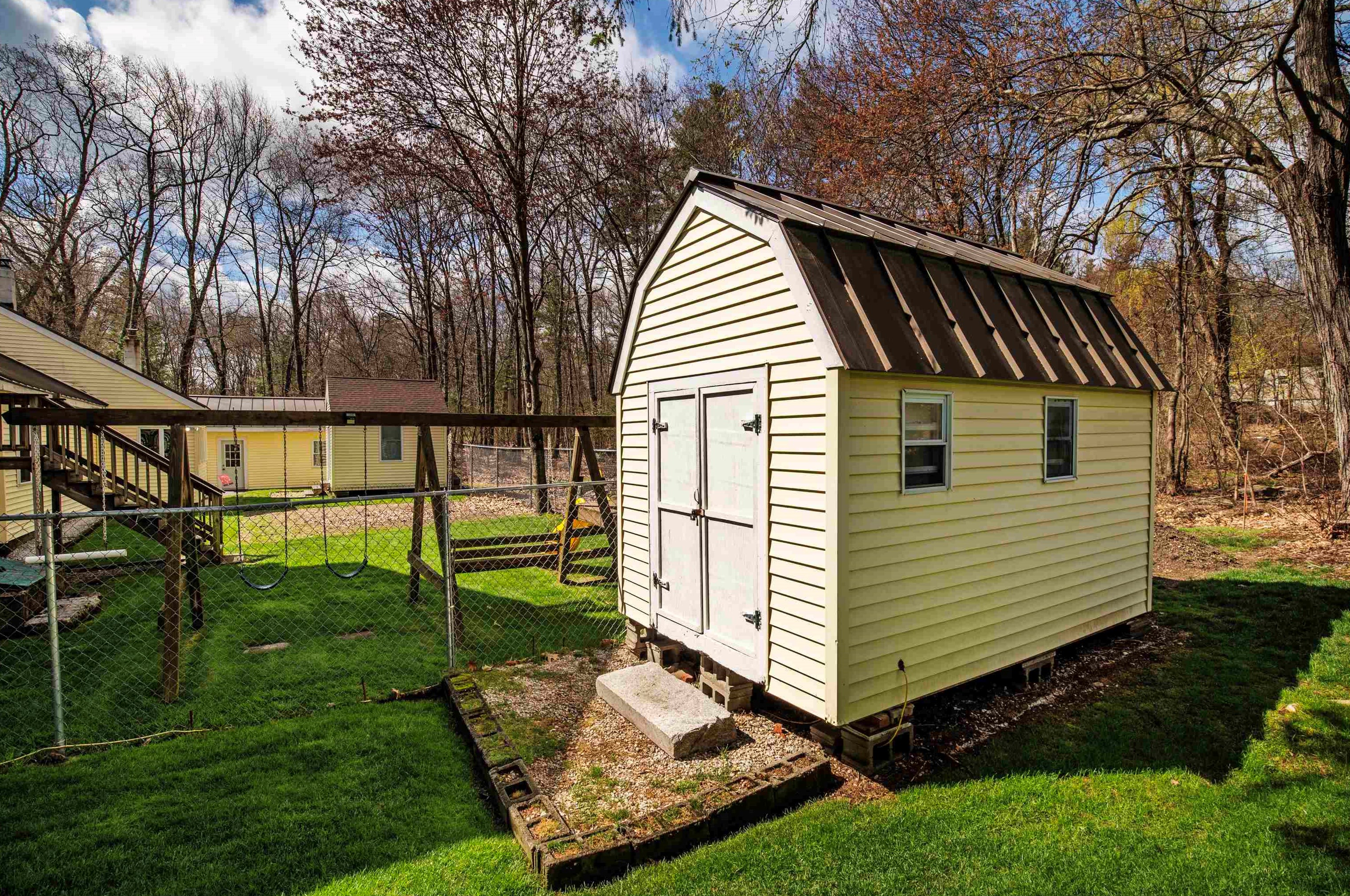 1630 Lake Shore Rd, Manchester NH  03109-5711 exterior