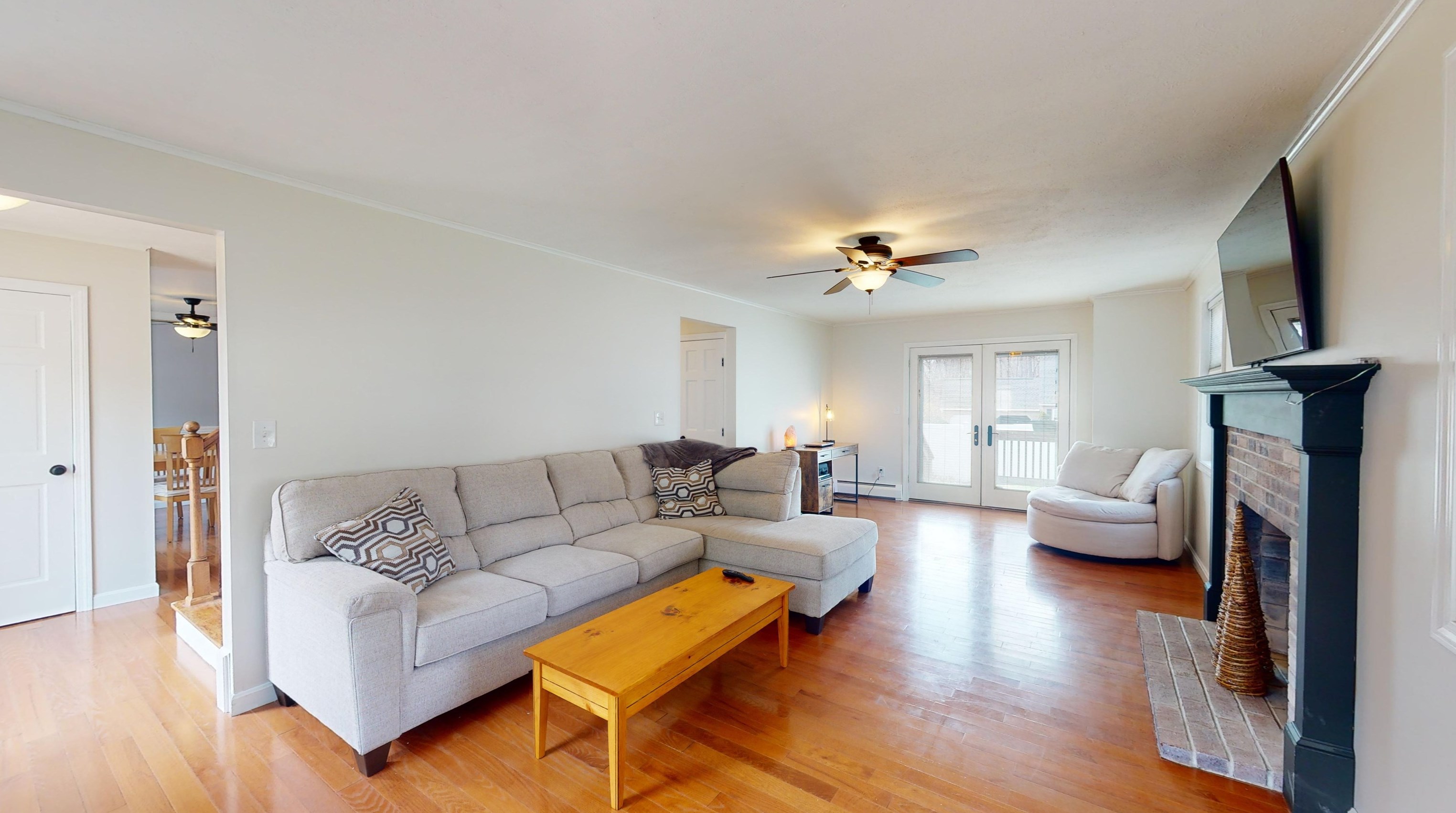 33 Old Orchard Way, Manchester NH  03103-2368 exterior