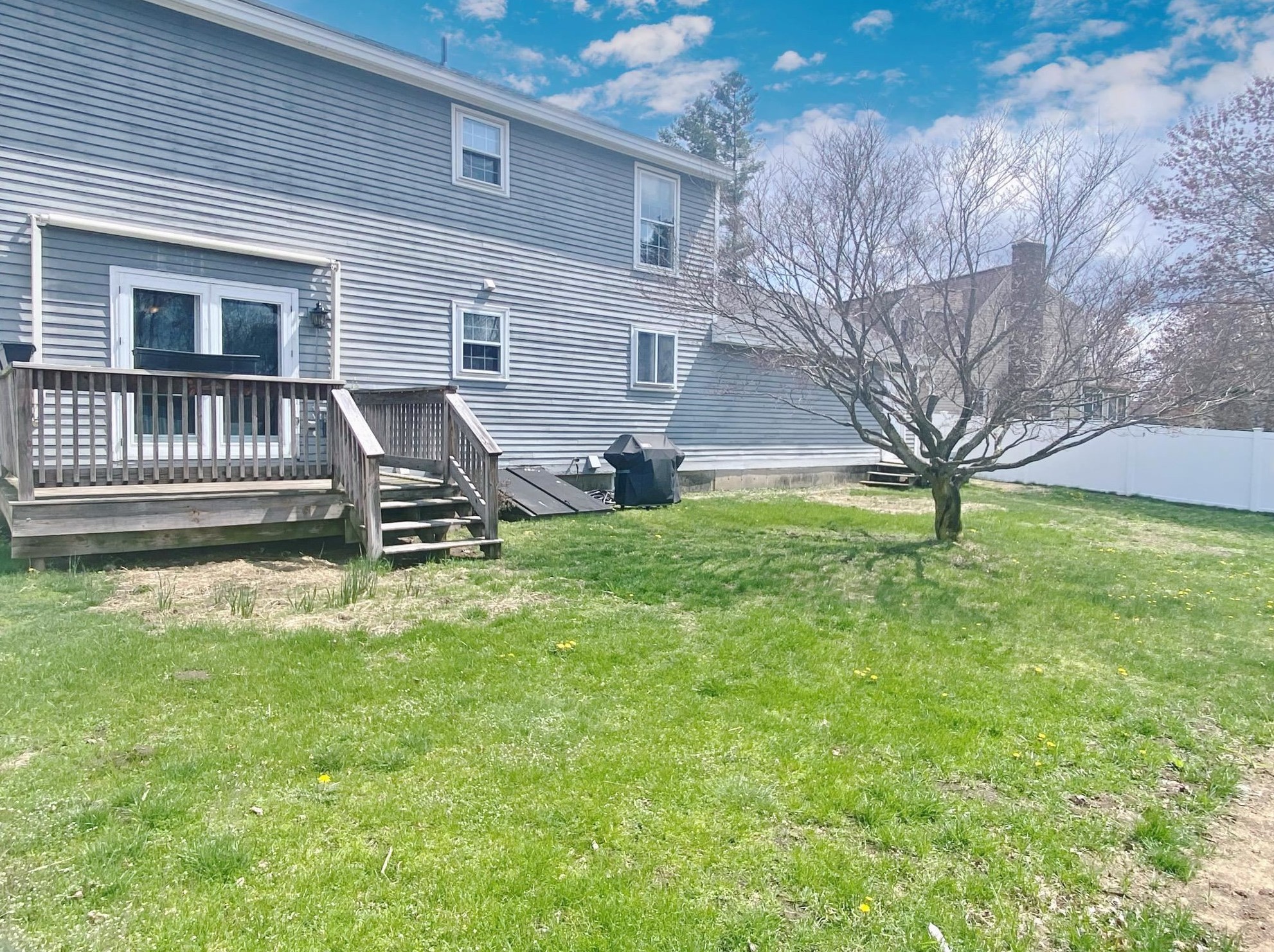 33 Old Orchard Way, Manchester NH  03103-2368 exterior