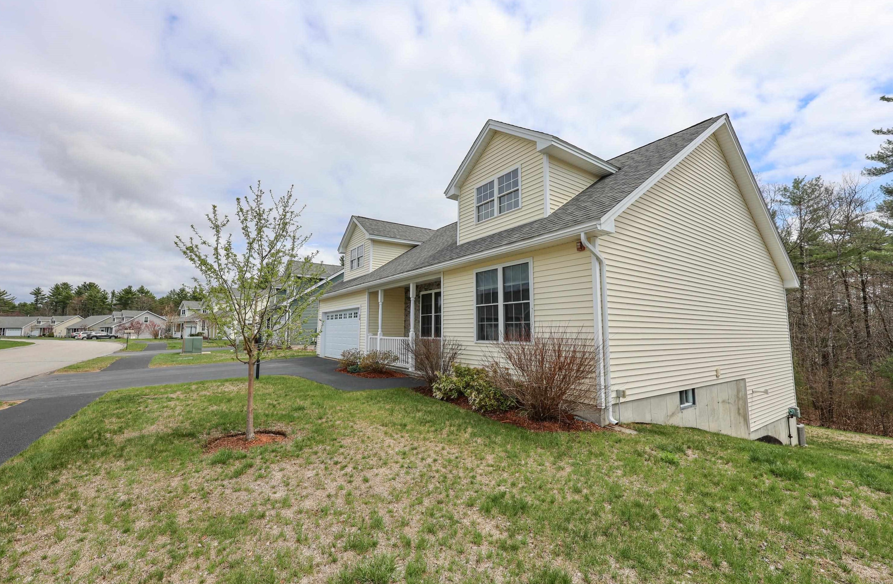 30 Daffodil Dr, Concord, NH 03307