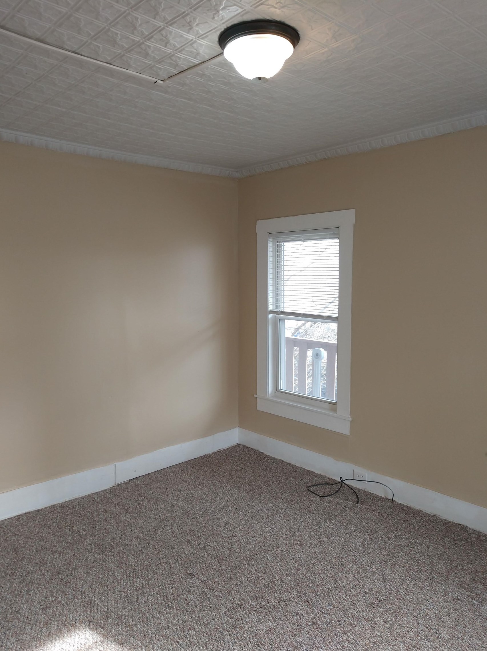 202 Notre Dame Ave, Manchester NH  03102-3942 exterior