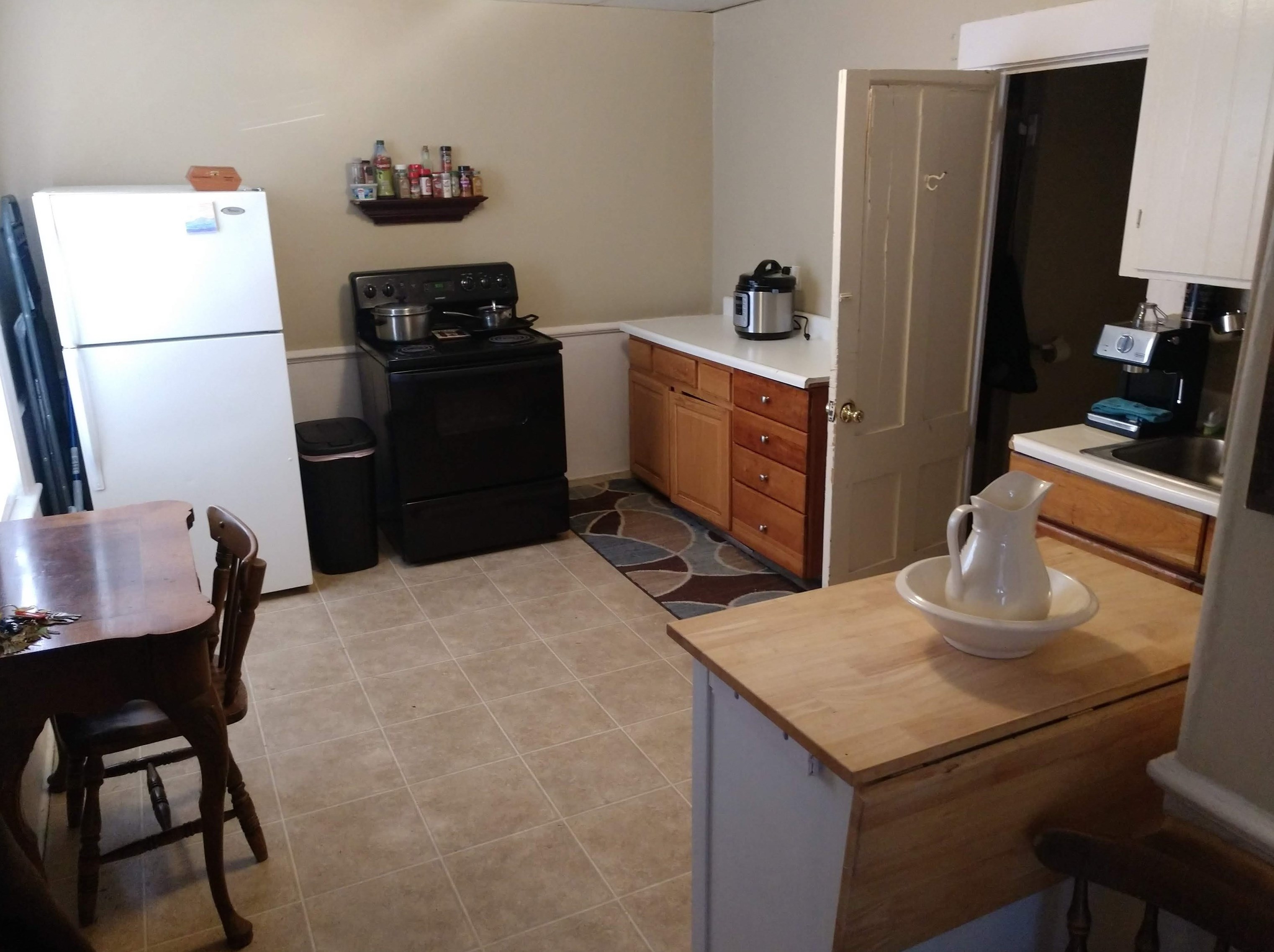 202 Notre Dame Ave, Manchester NH  03102-3942 exterior