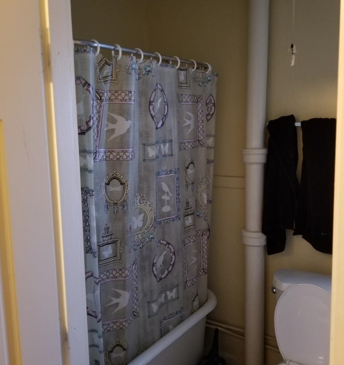 202 Notre Dame Ave, Manchester NH  03102-3942 exterior