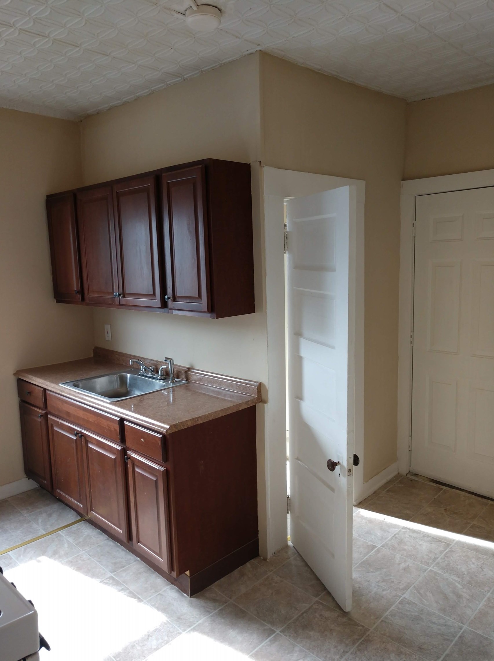 202 Notre Dame Ave, Manchester NH  03102-3942 exterior