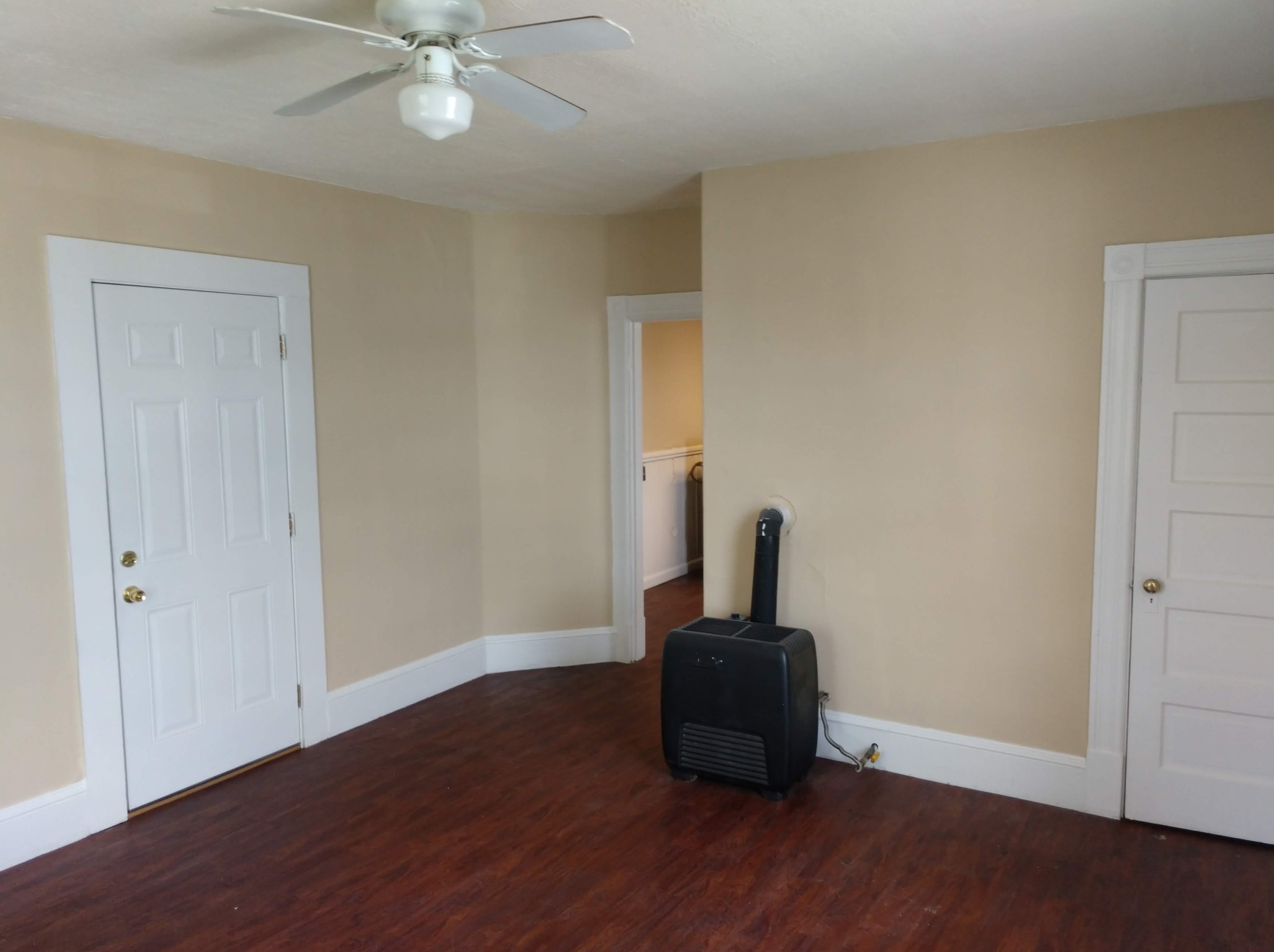 202 Notre Dame Ave, Manchester NH  03102-3942 exterior