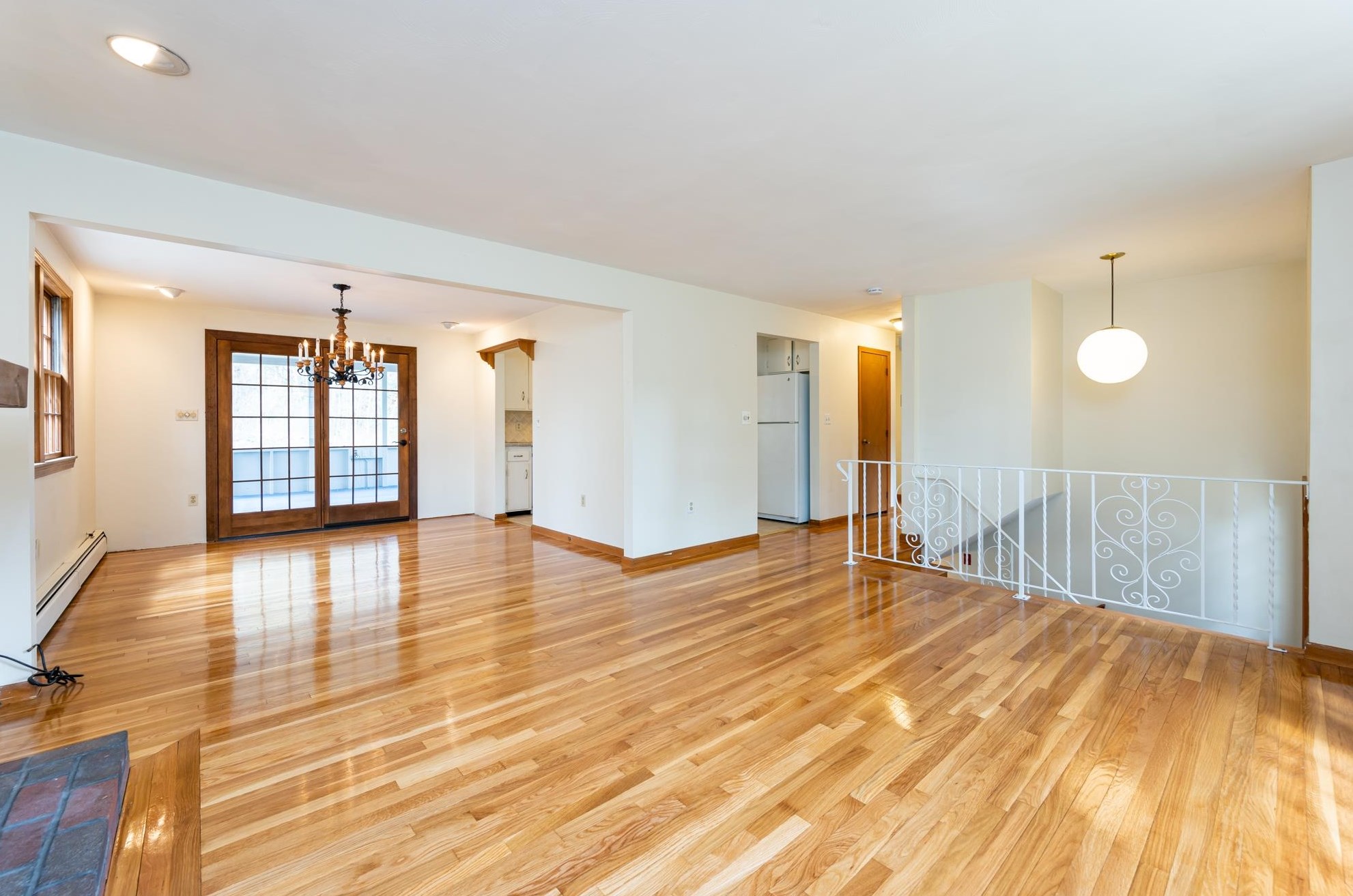 11 Twin Isles Rd, Londonderry, NH 03053