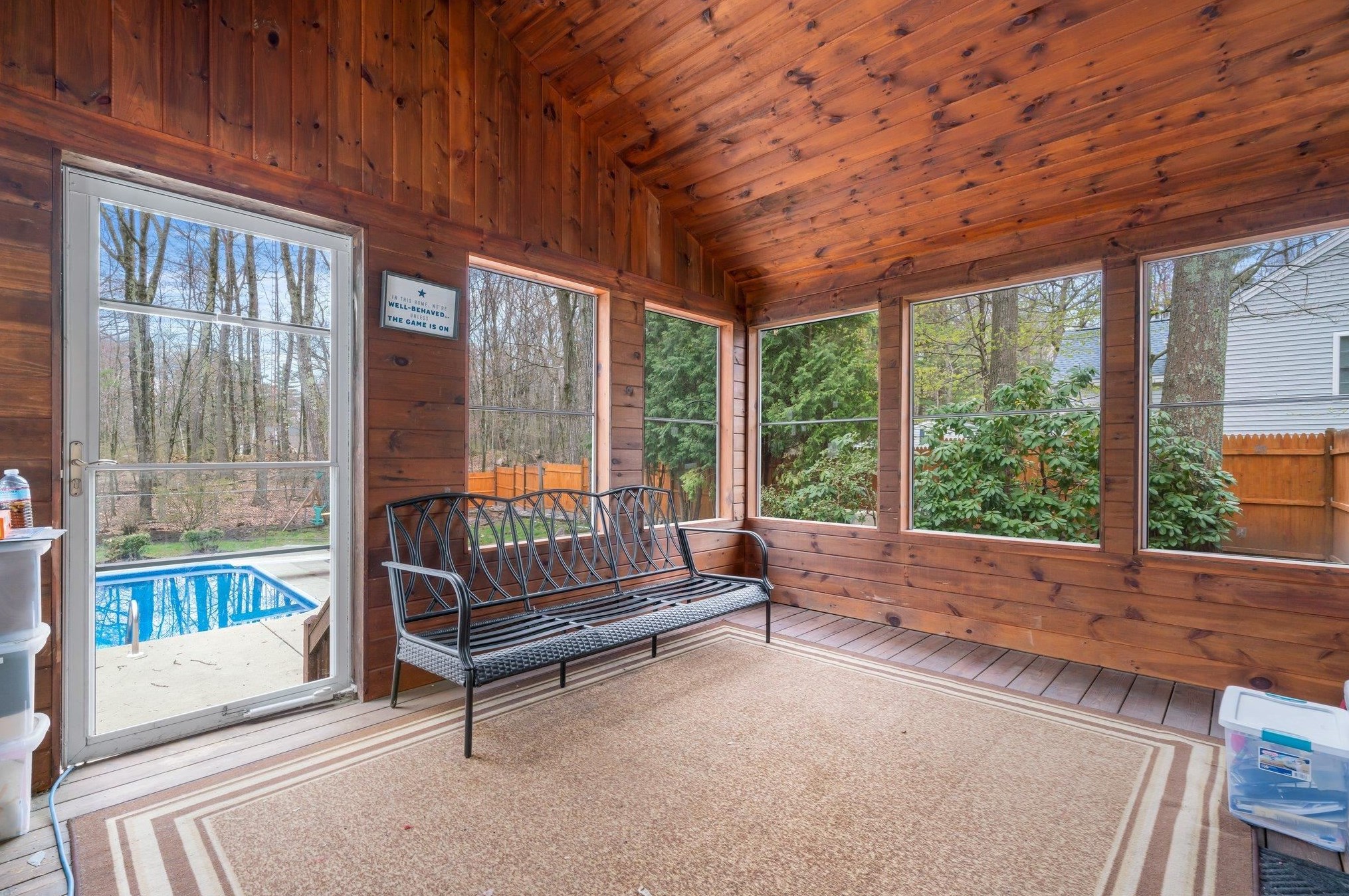 18 Julia Dr, Manchester NH  03106-2223 exterior