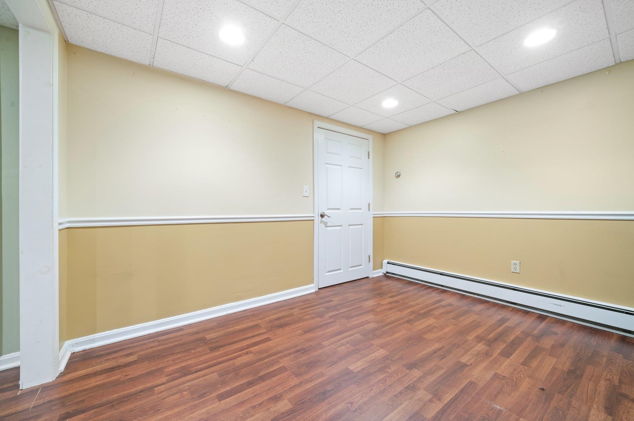 18 Julia Dr, Manchester NH  03106-2223 exterior