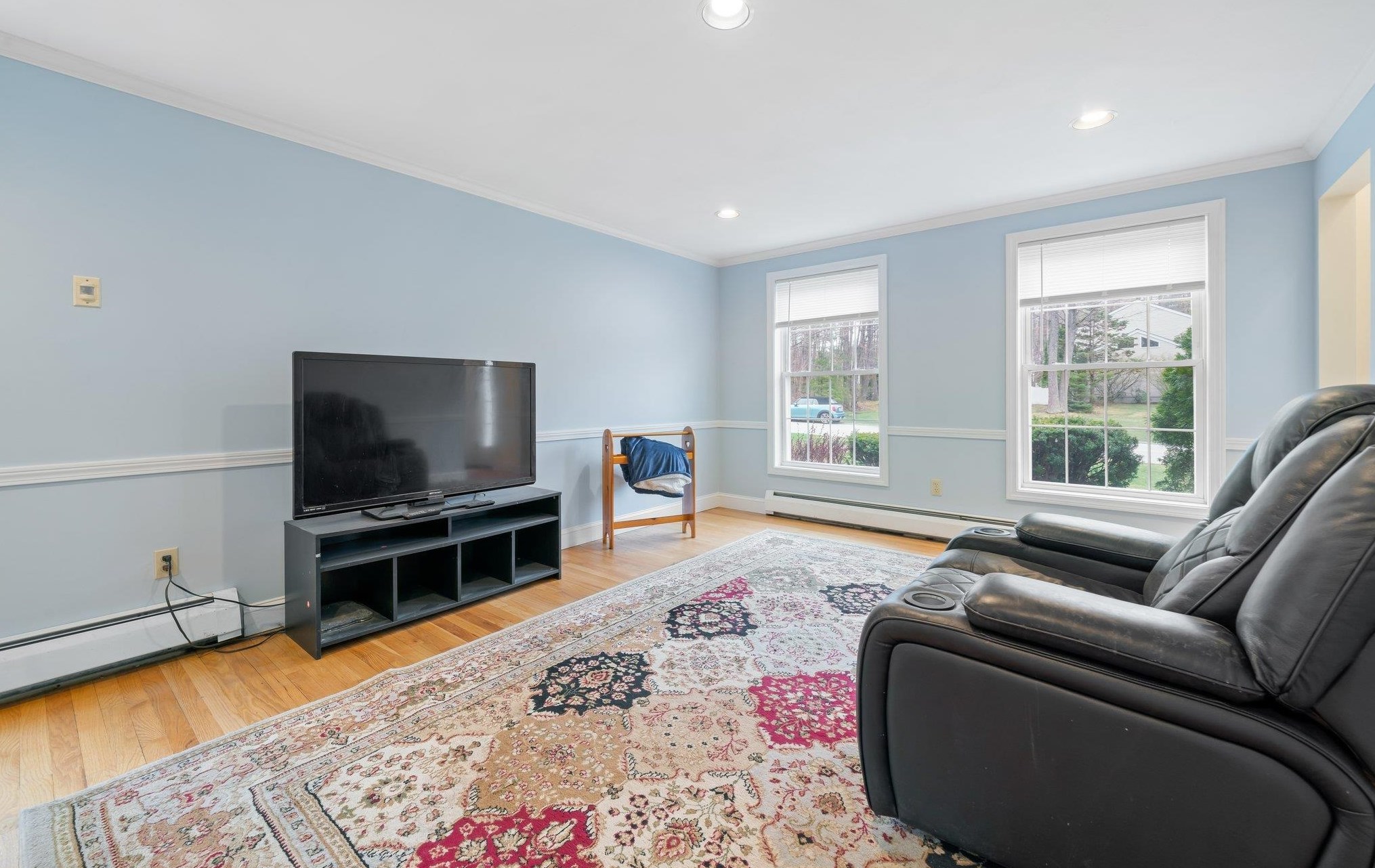 18 Julia Dr, Manchester NH  03106-2223 exterior