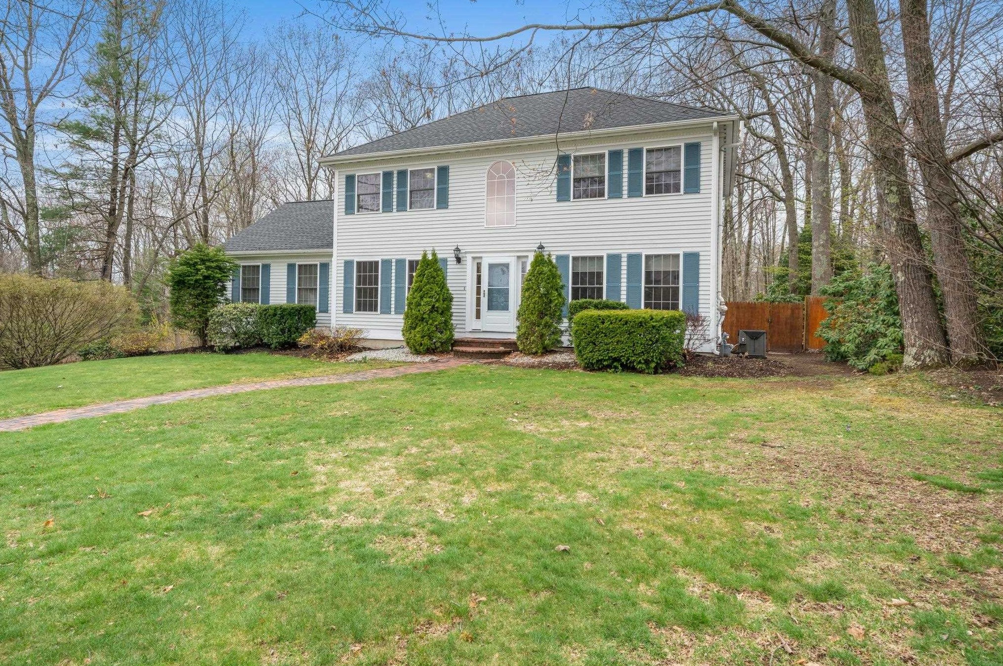 18 Julia Dr, Manchester, NH 03106