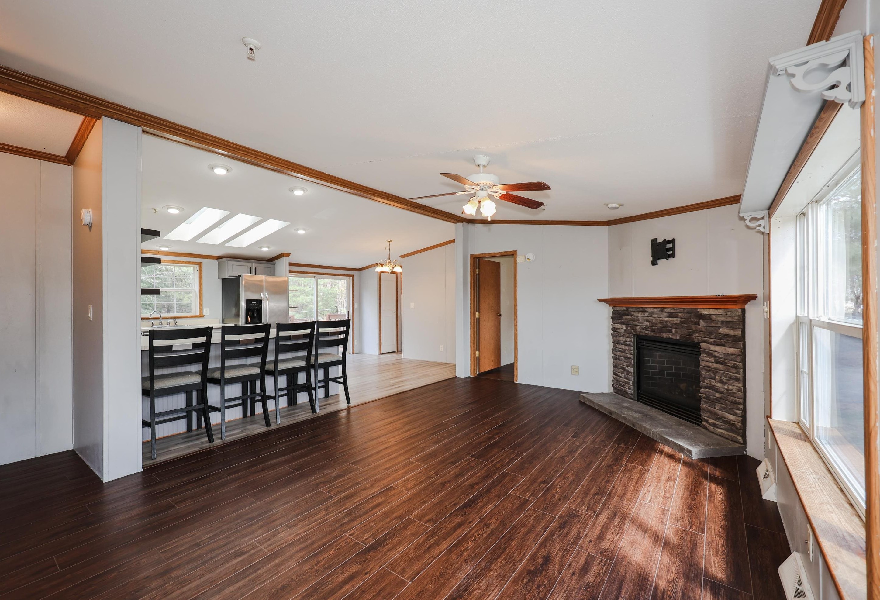 47 Hoit Mill Rd, Weare, NH 03281