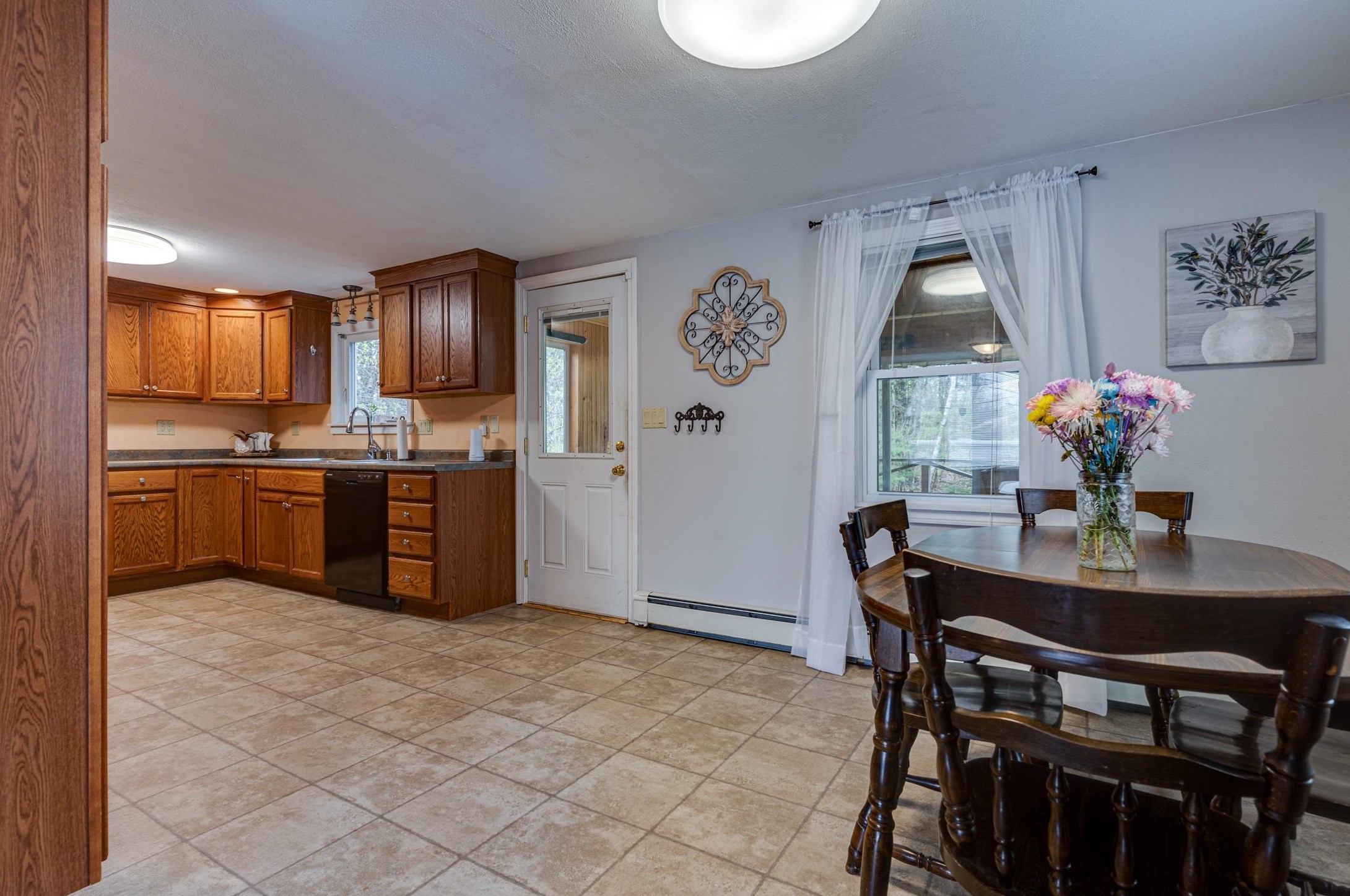 176 Washington St, Rochester NH  03839-5504 exterior