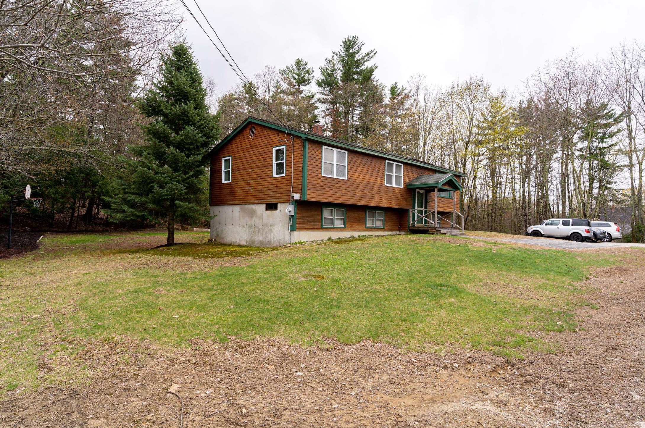 176 Washington St, Rochester NH  03839-5504 exterior
