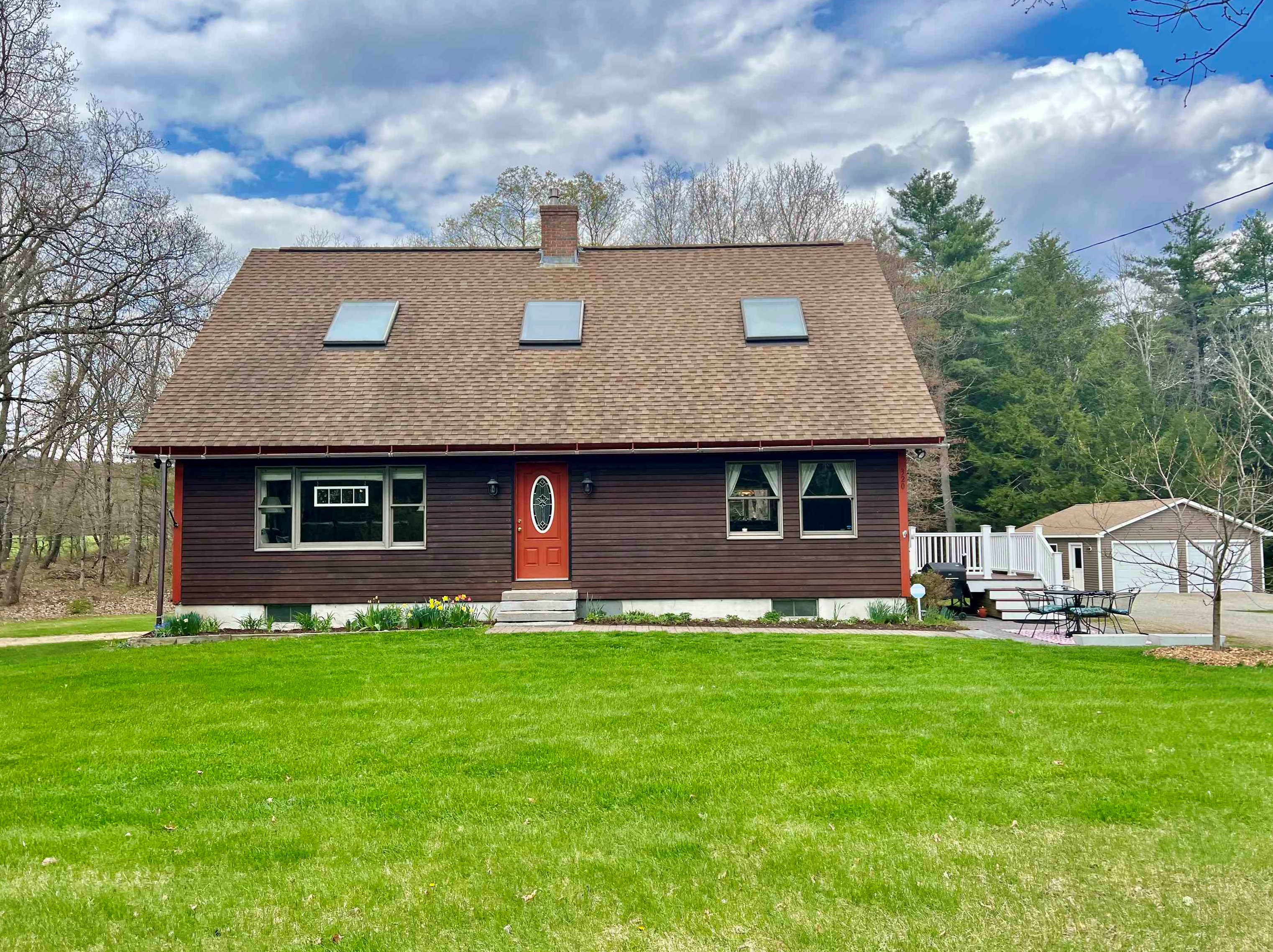 320 Old Westport Rd, Winchester, NH 03470