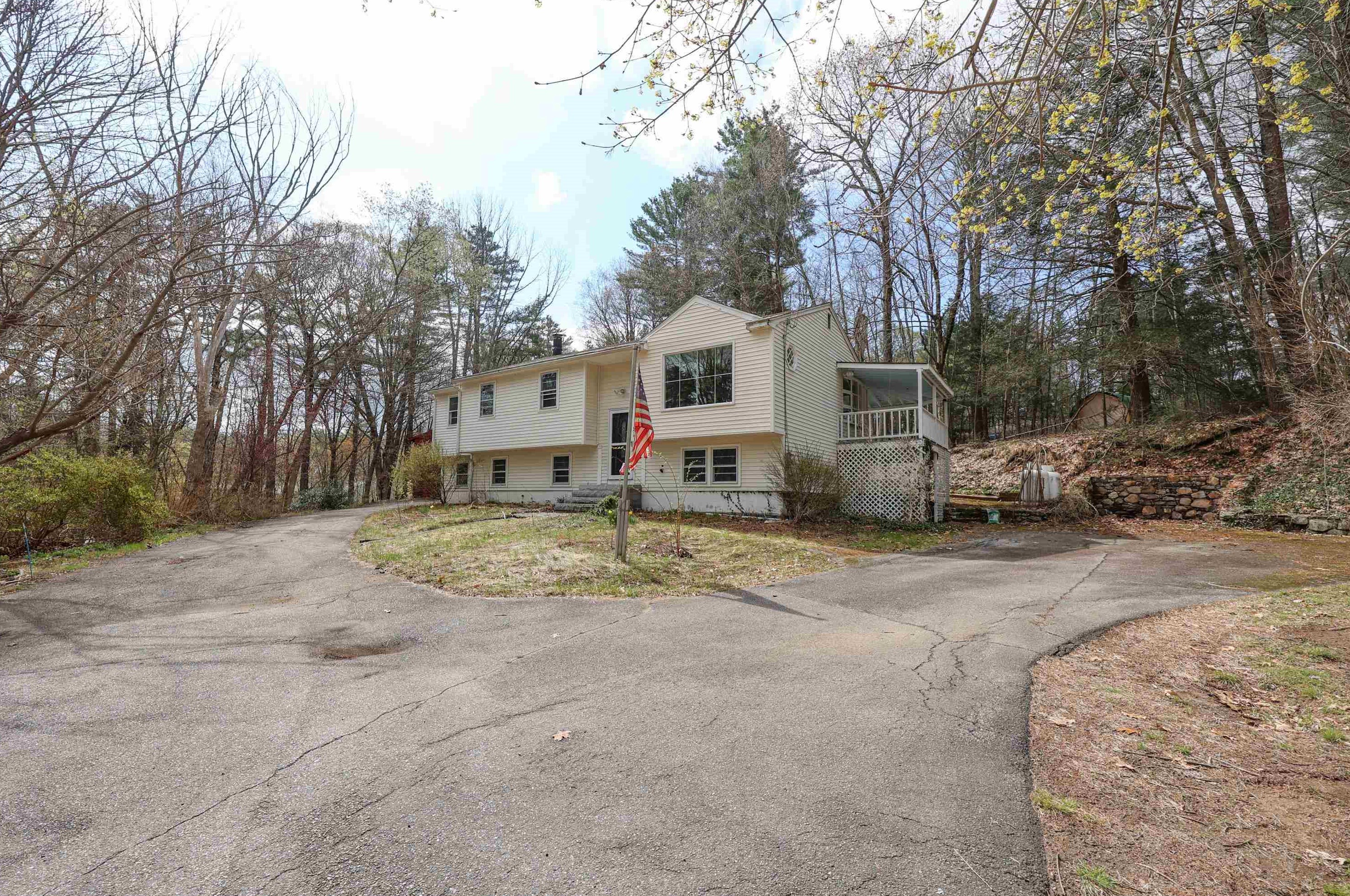 183 Chester Rd, Derry, NH 03038