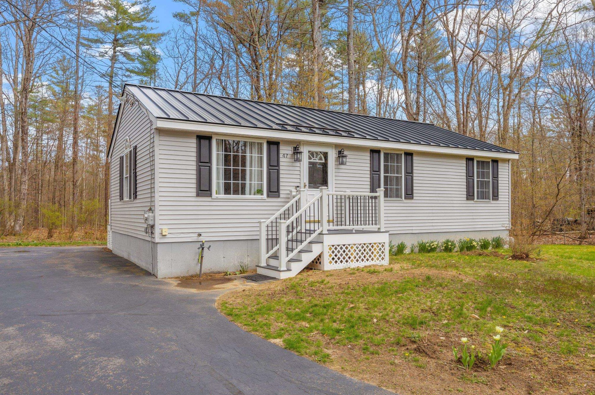 47 Forest Ln, Concord, NH 03303