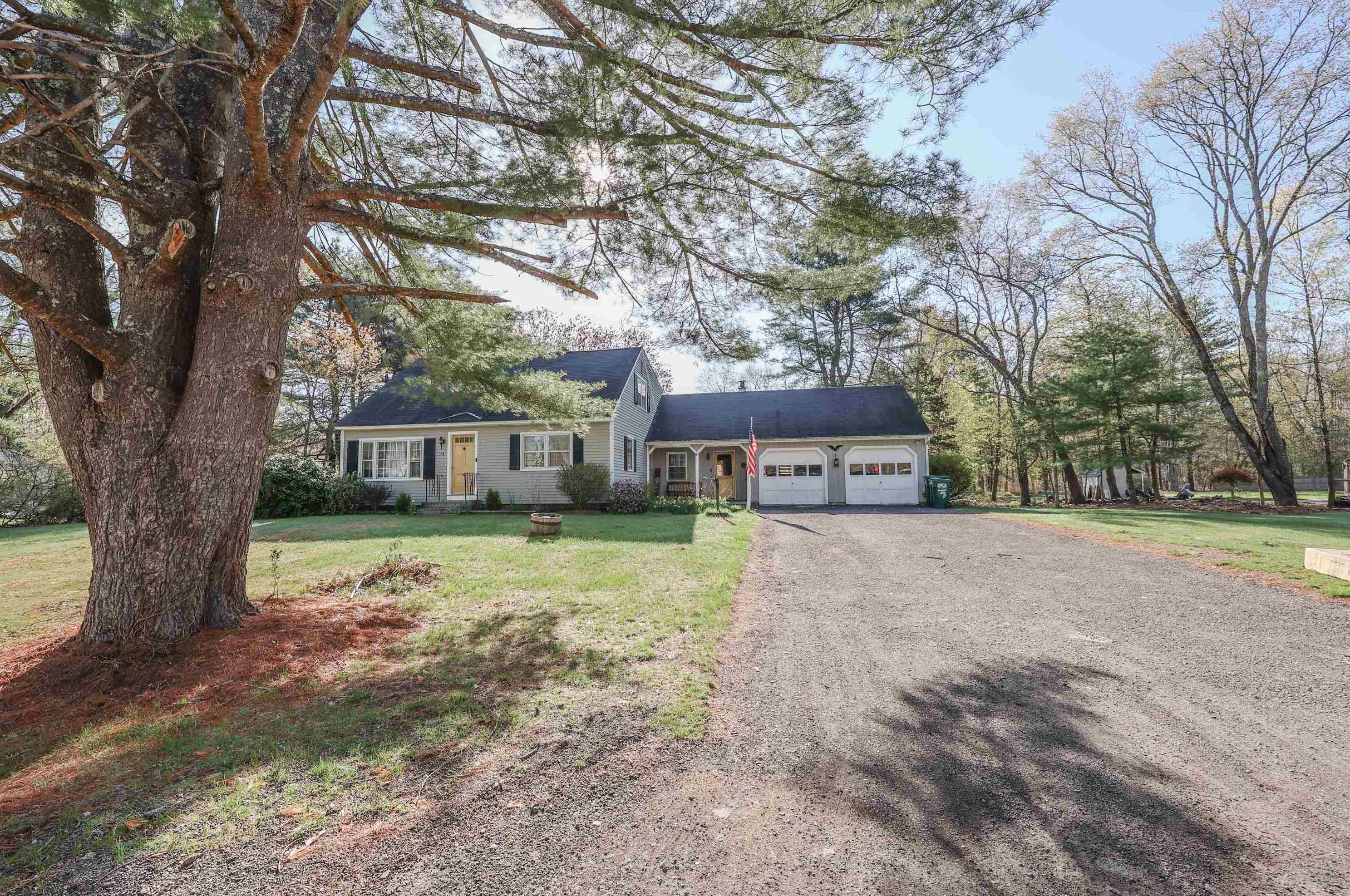 12 Maple Knoll Dr, Hollis, NH 03049