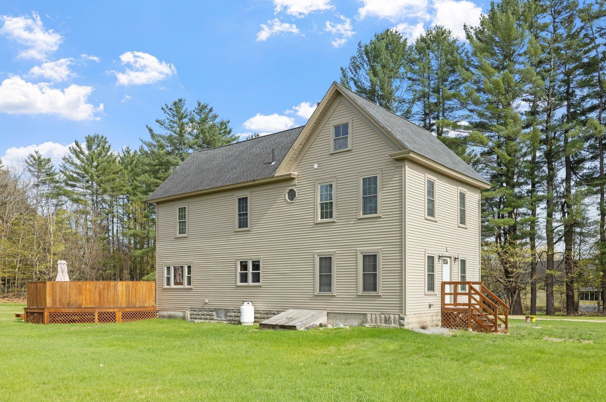 206 Park Ave, Hopkinton, NH 03229