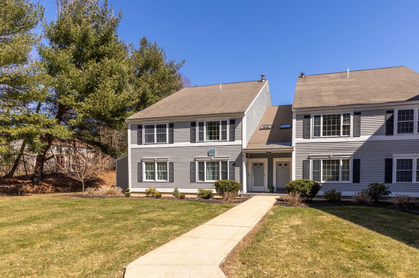 415 Springbrook Cir, Portsmouth, NH 03801