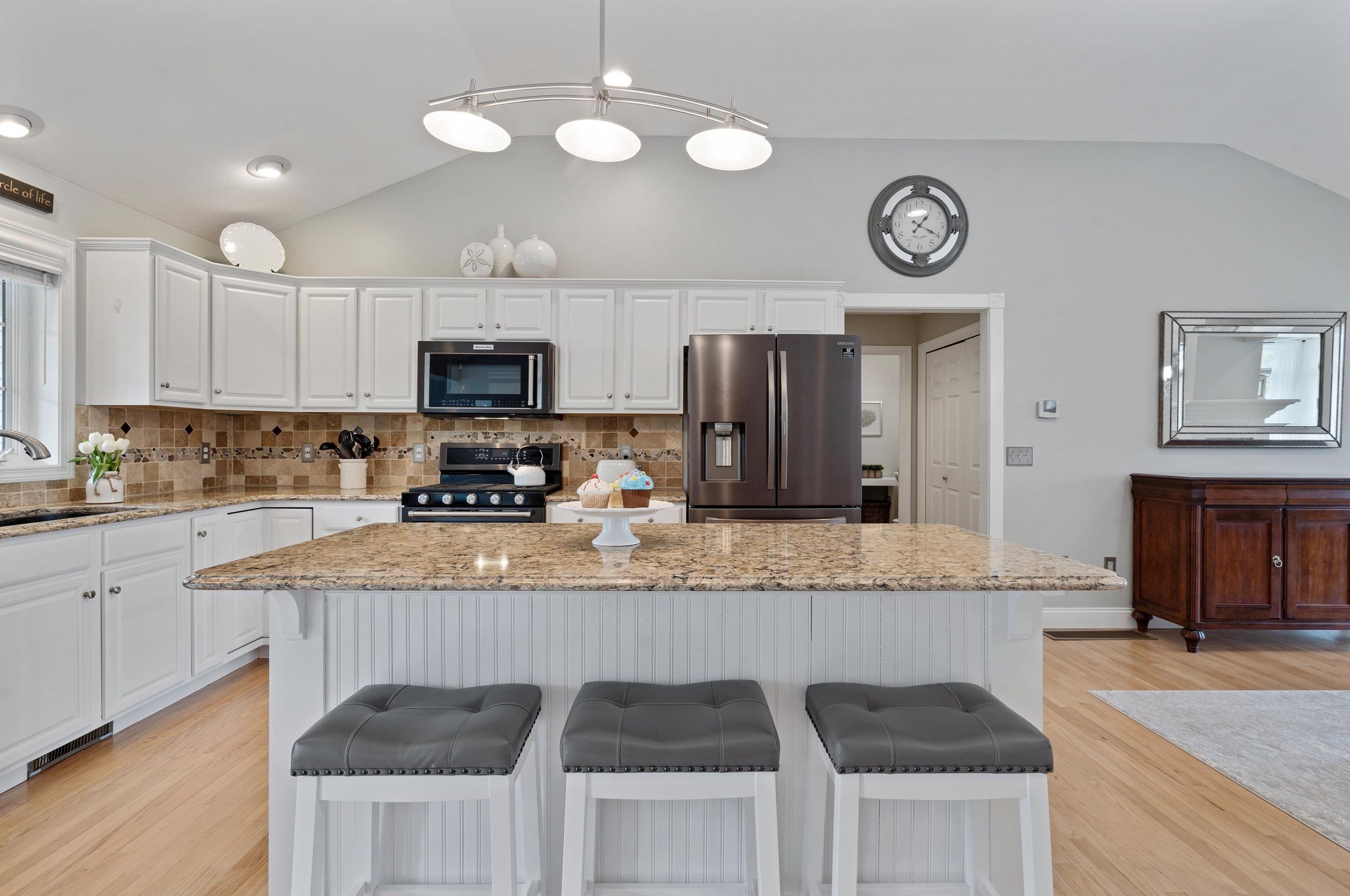 311 Brent St, Manchester NH  03103-7705 exterior