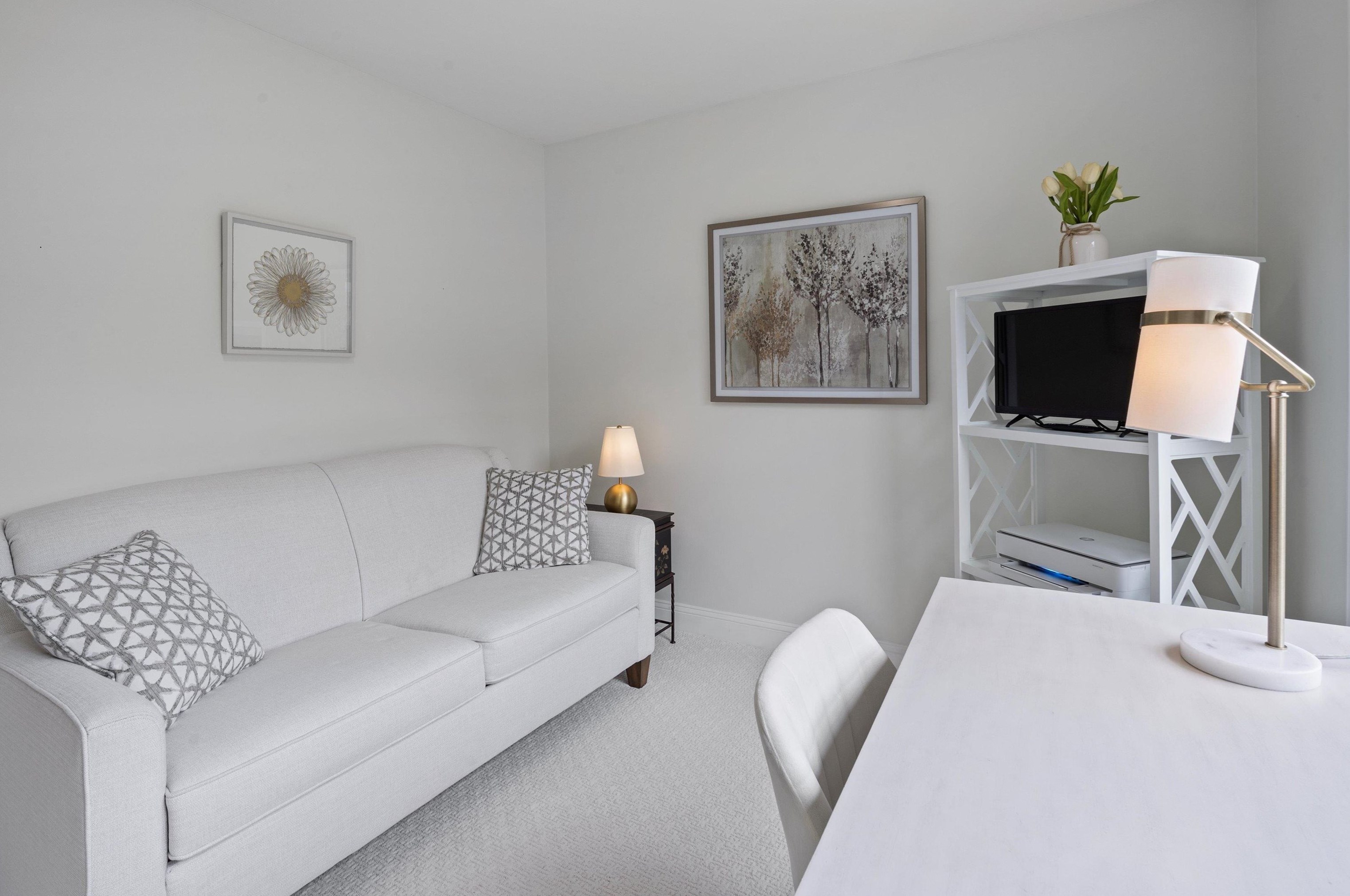 311 Brent St, Manchester NH  03103-7705 exterior