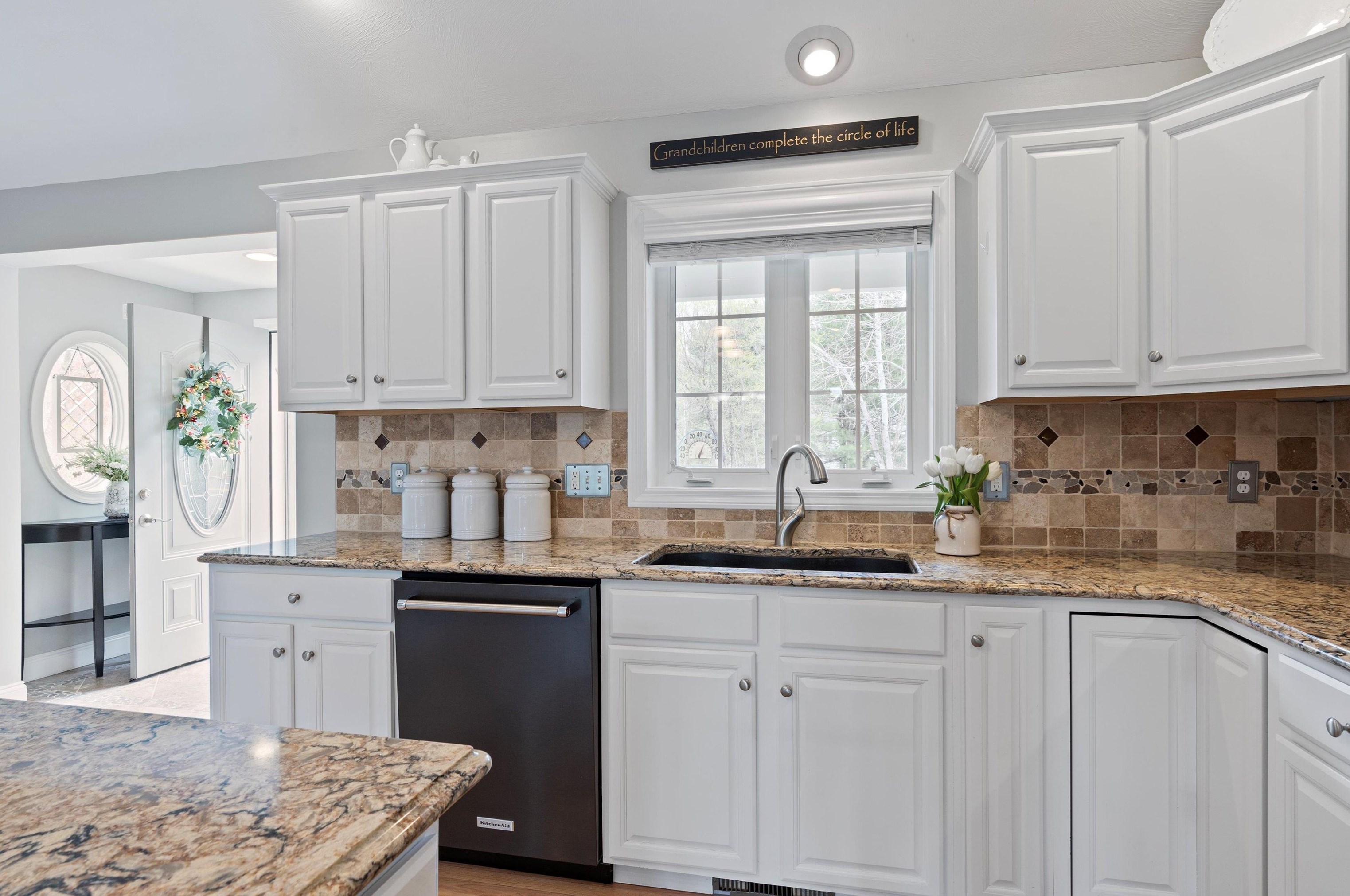 311 Brent St, Manchester NH  03103-7705 exterior