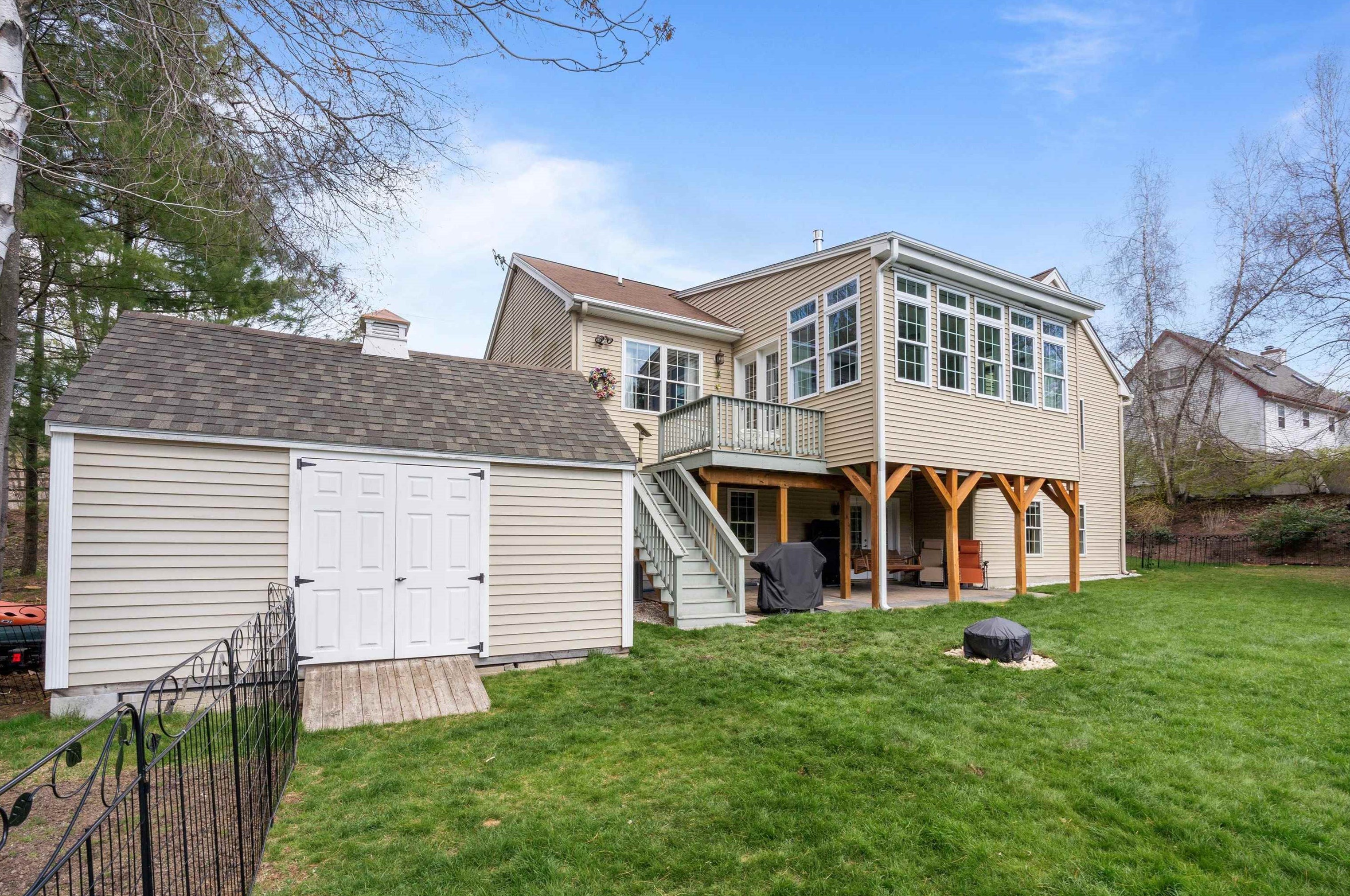 311 Brent St, Manchester NH  03103-7705 exterior