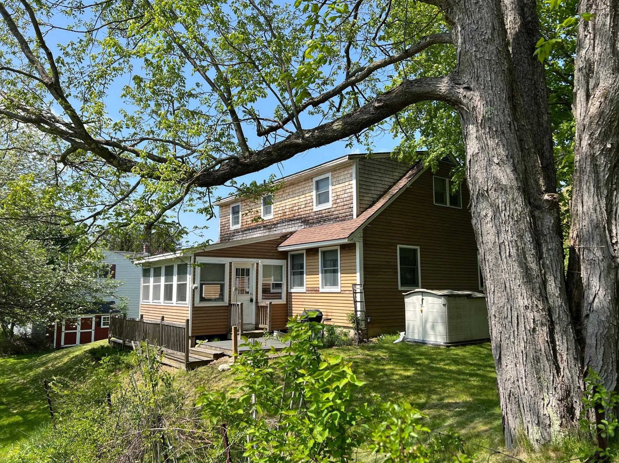 5 Oneida St, Pittsfield, NH 03263
