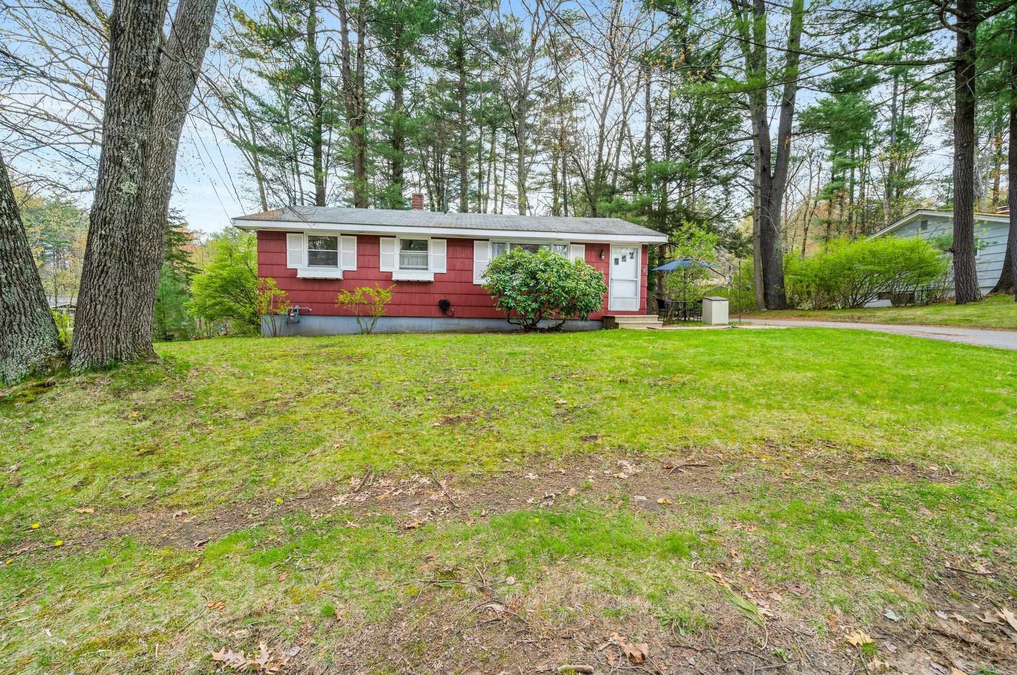 18 Jo Ellen Dr, Merrimack, NH 03054
