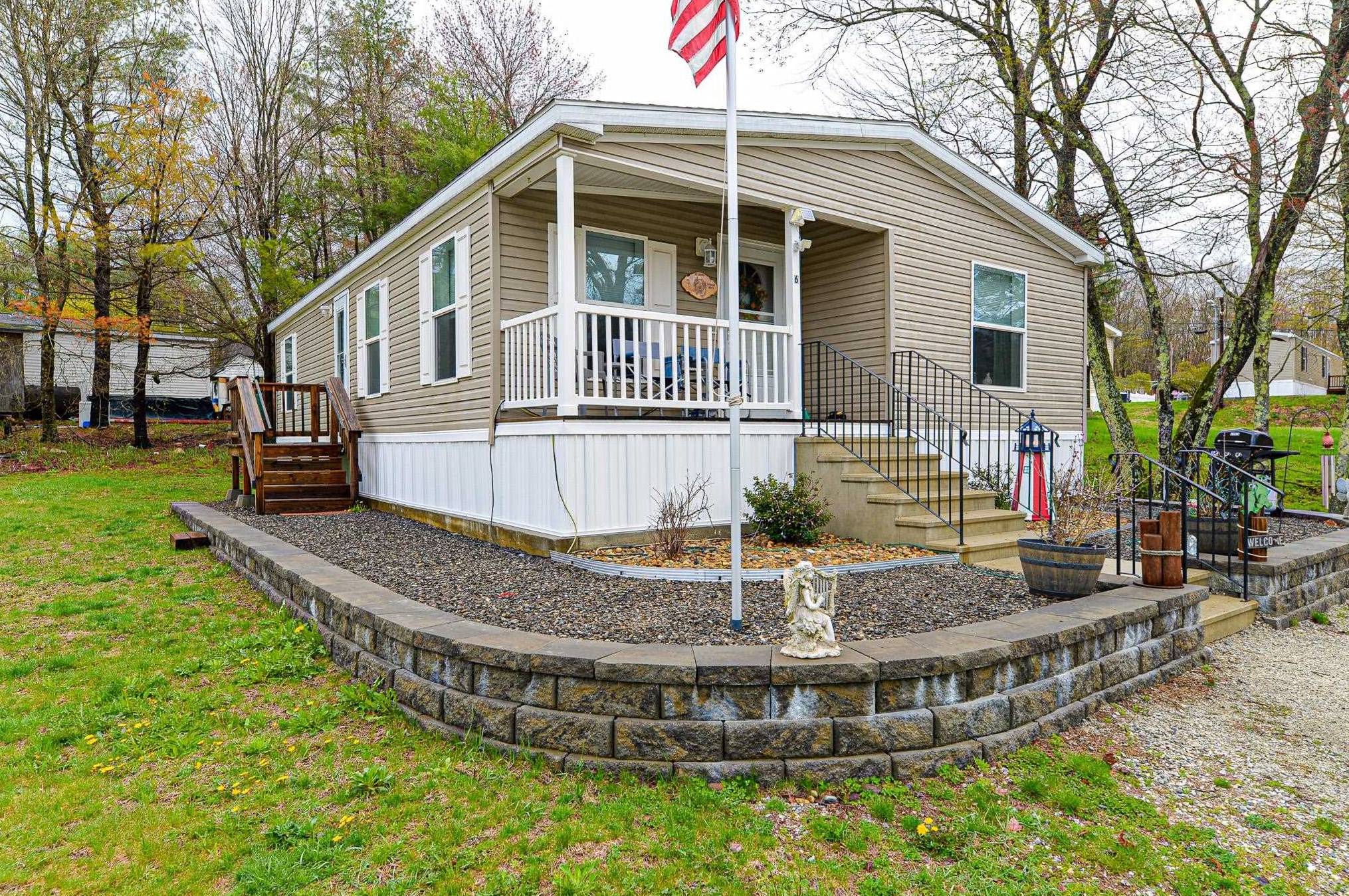 6 Laurel Ave, Allenstown, NH 03275