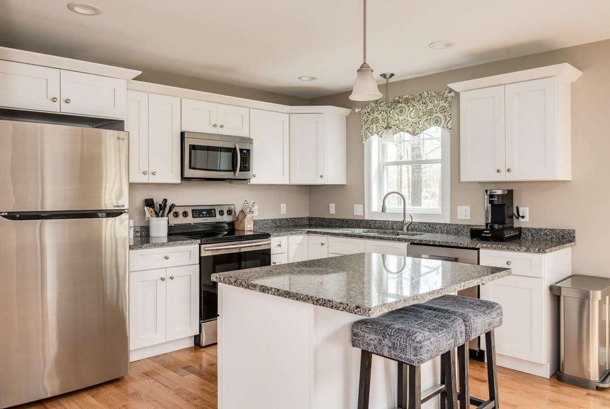 386 Main St, Danville, NH 03819