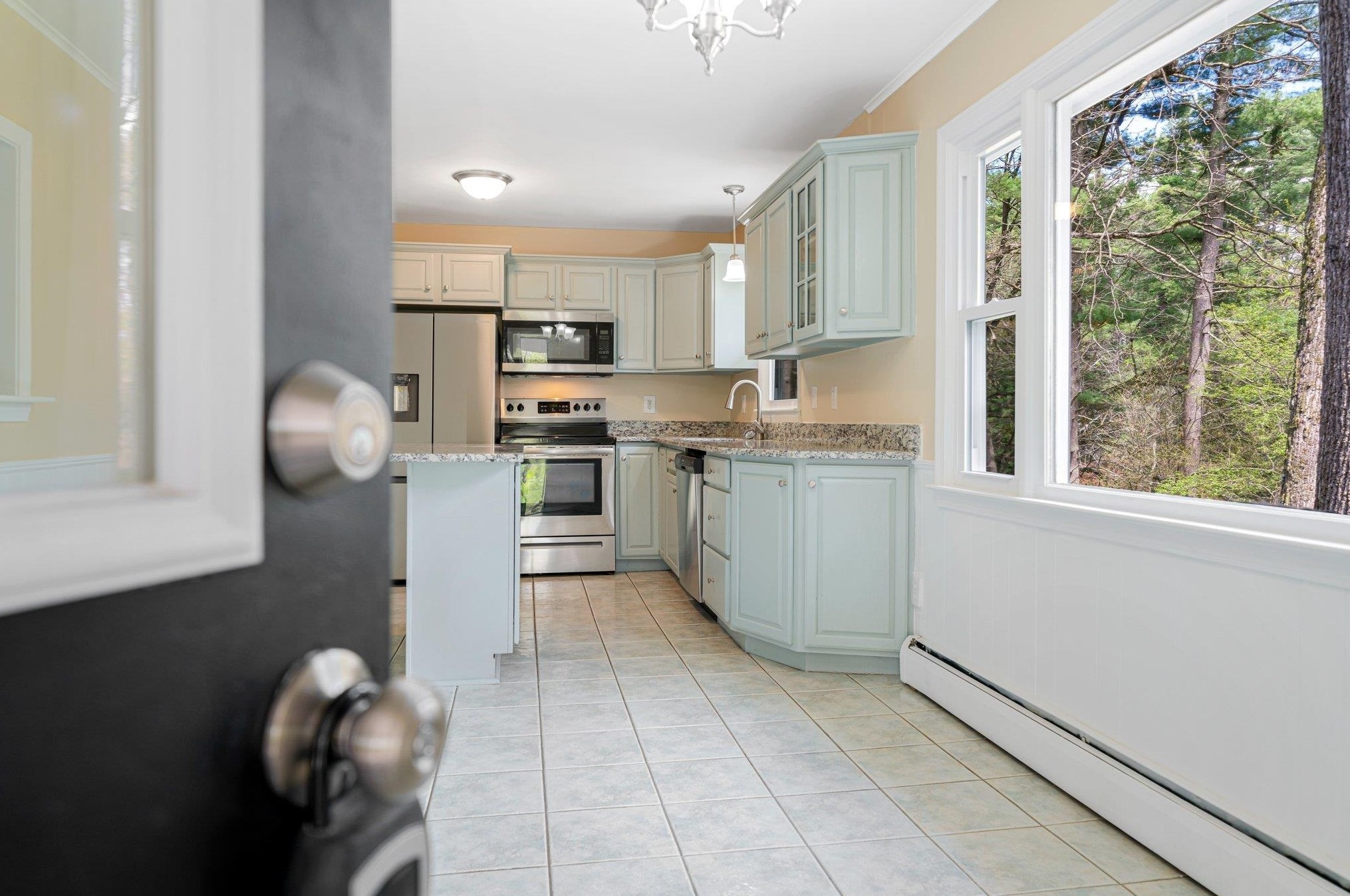 40 Turkey Hill Rd, Merrimack NH  03054-3558 exterior