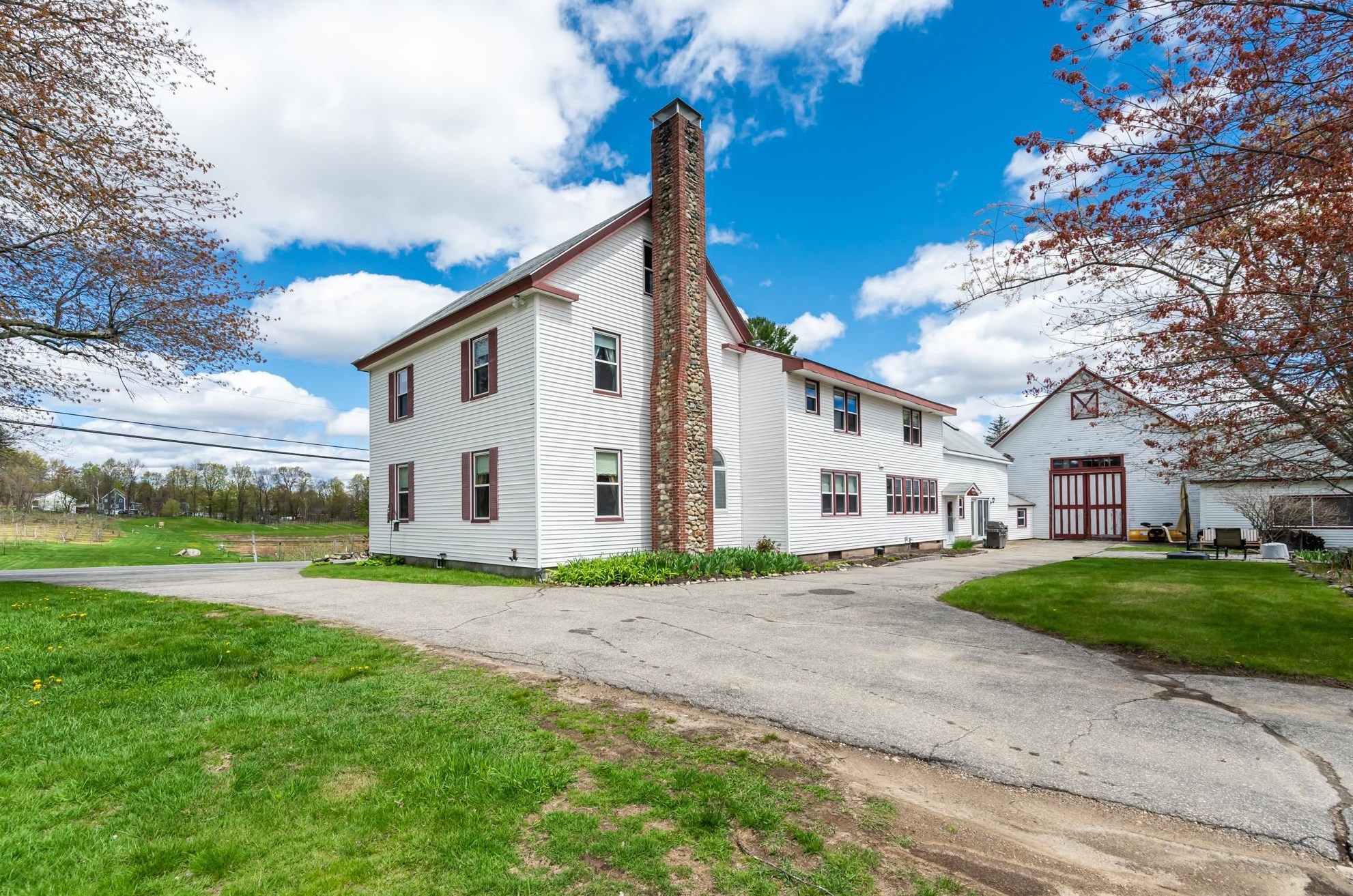119 Adams Rd, Londonderry, NH 03053