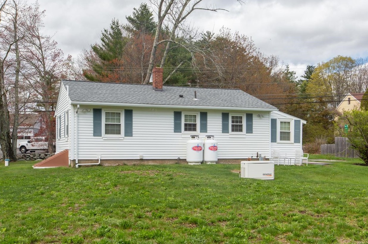 264 Stage Rd, Hampstead, NH 03841