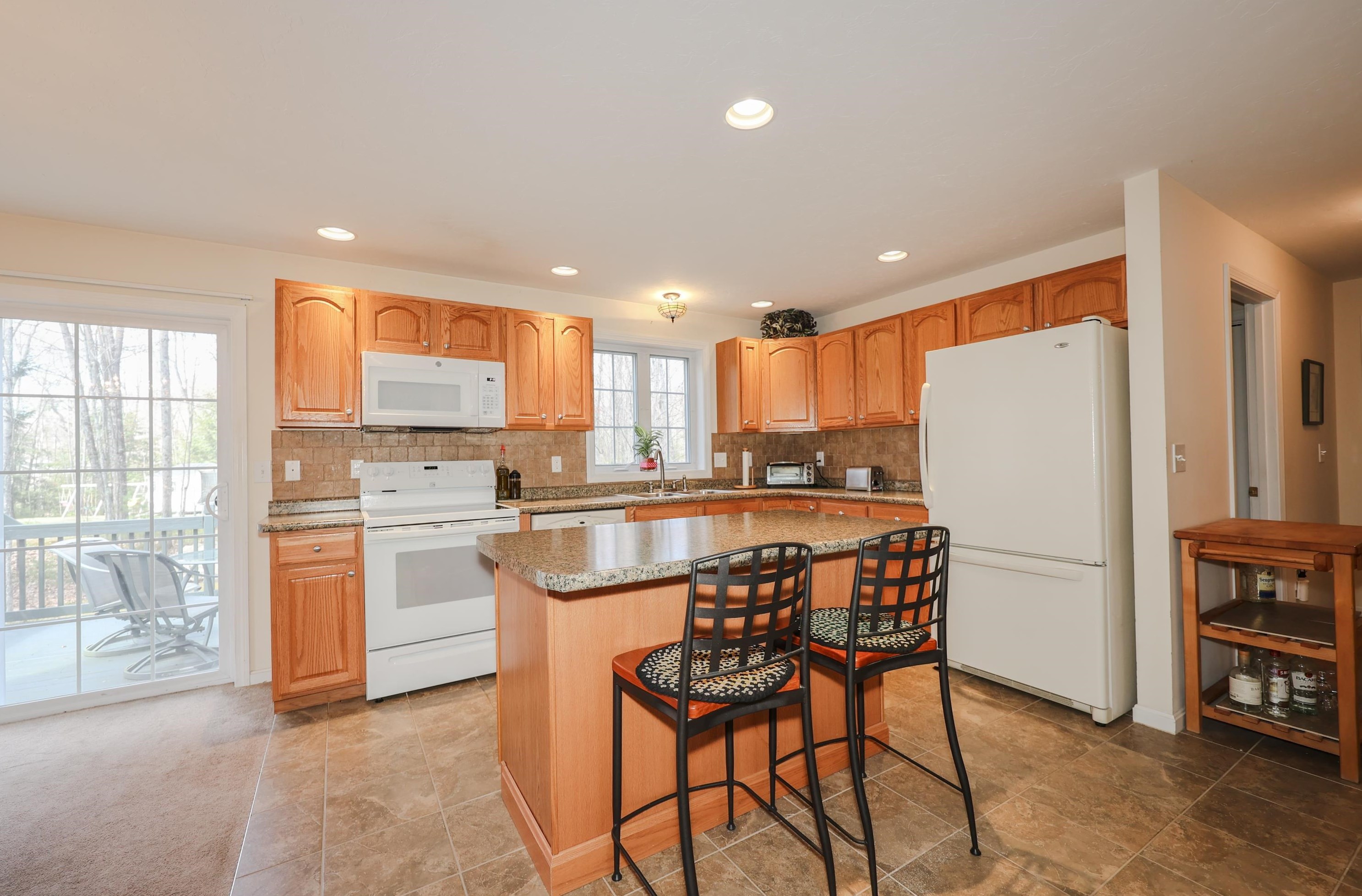 42 Jefferson Rd, Belmont, NH 03220