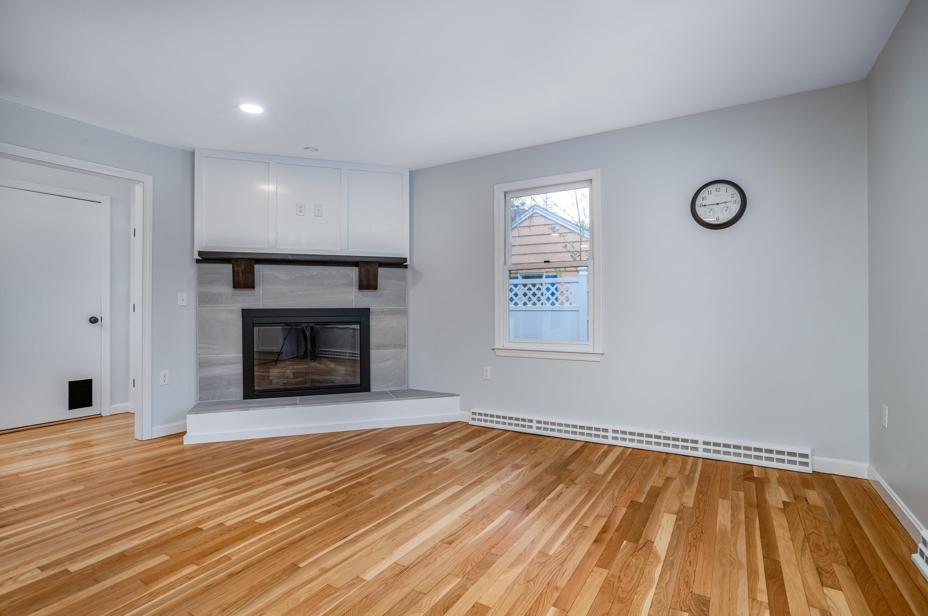 195 High Ridge Rd, Manchester NH  03104-3930 exterior