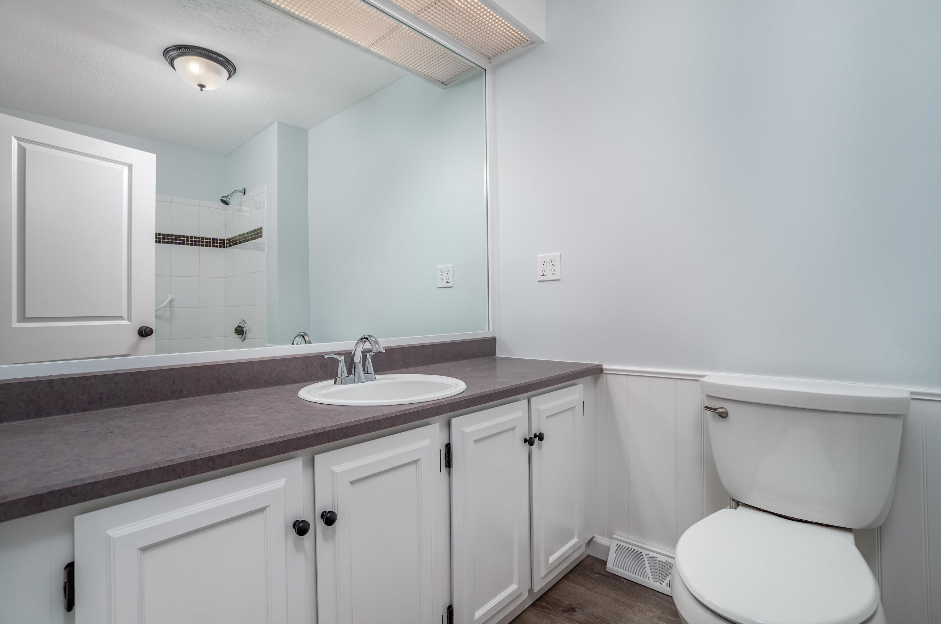 195 High Ridge Rd, Manchester NH  03104-3930 exterior