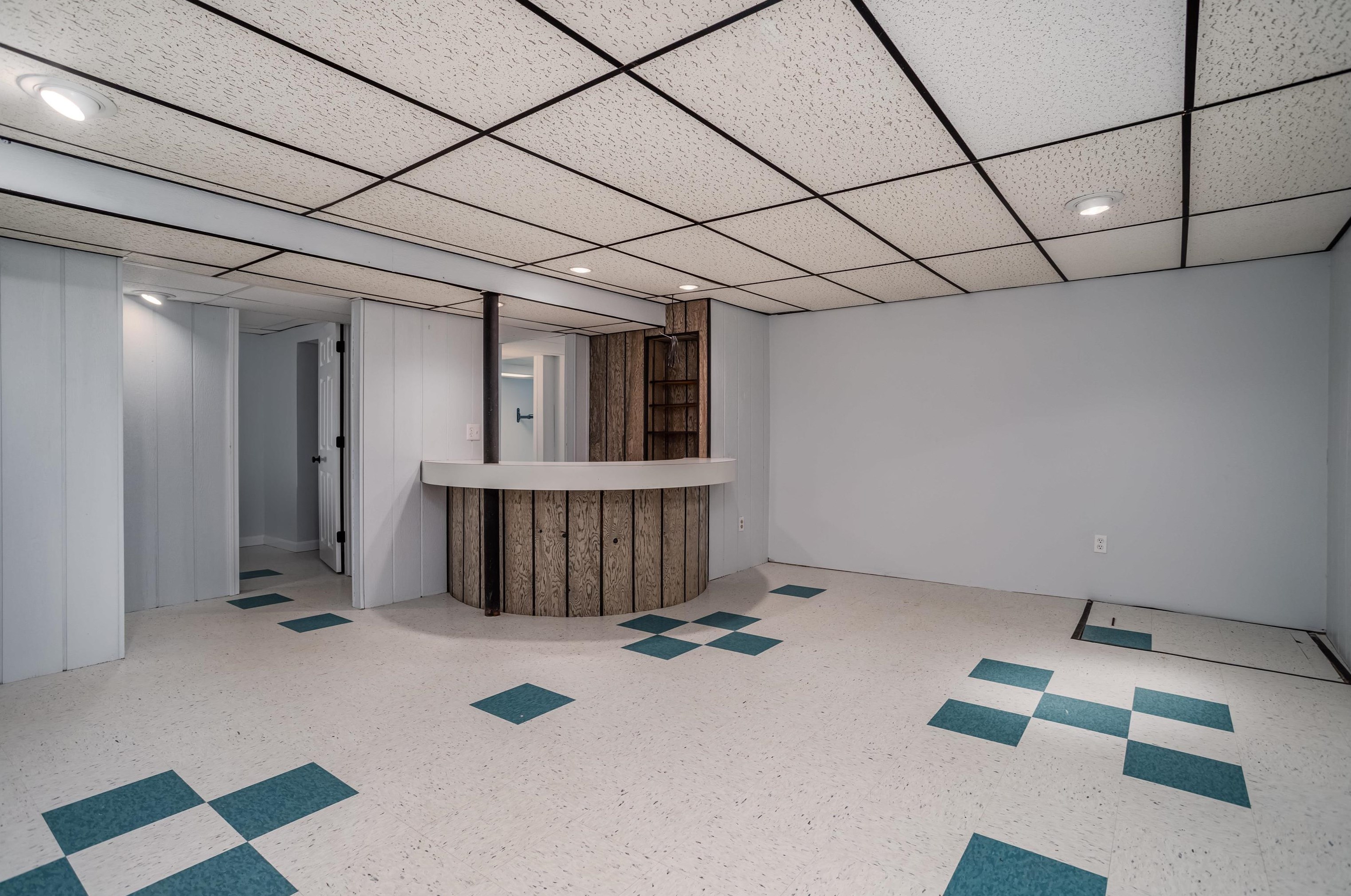 195 High Ridge Rd, Manchester NH  03104-3930 exterior